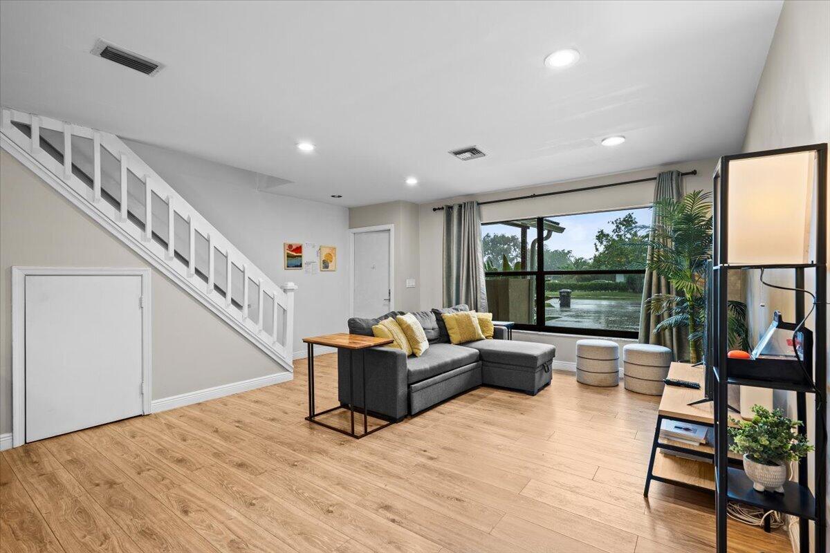 1602 Montauk Drive Property Photo 2