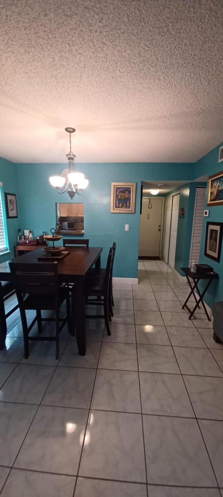 2998 E Sunrise Lakes Drive E 121 Property Photo 9