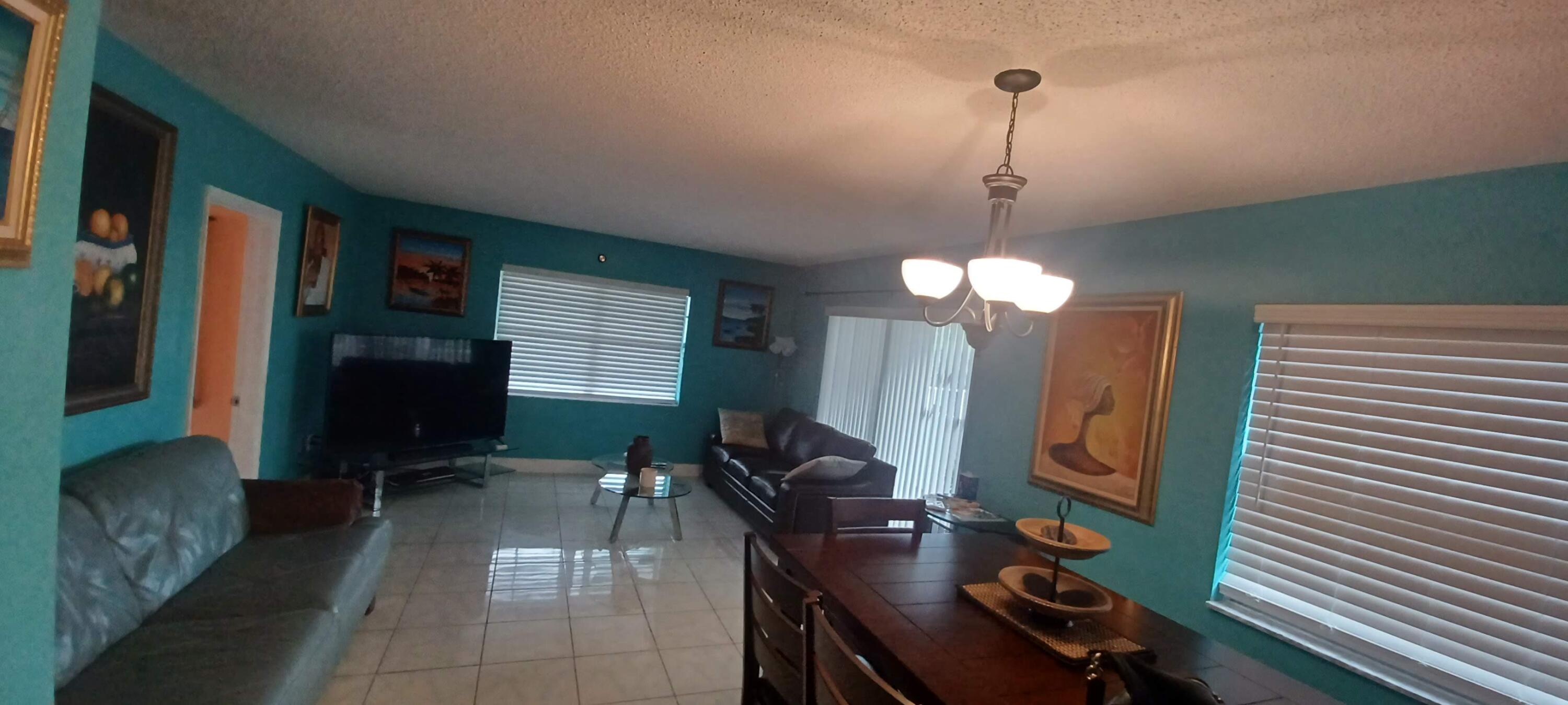 2998 E Sunrise Lakes Drive E 121 Property Photo 12
