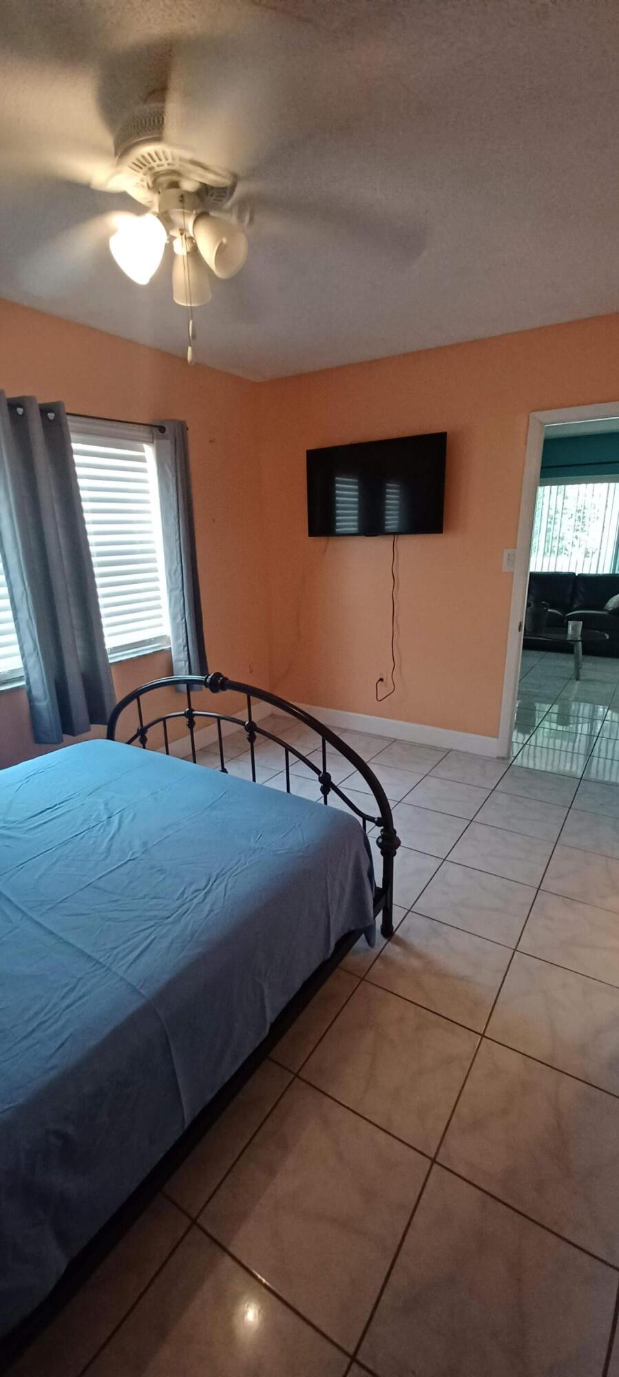 2998 E Sunrise Lakes Drive E 121 Property Photo 21