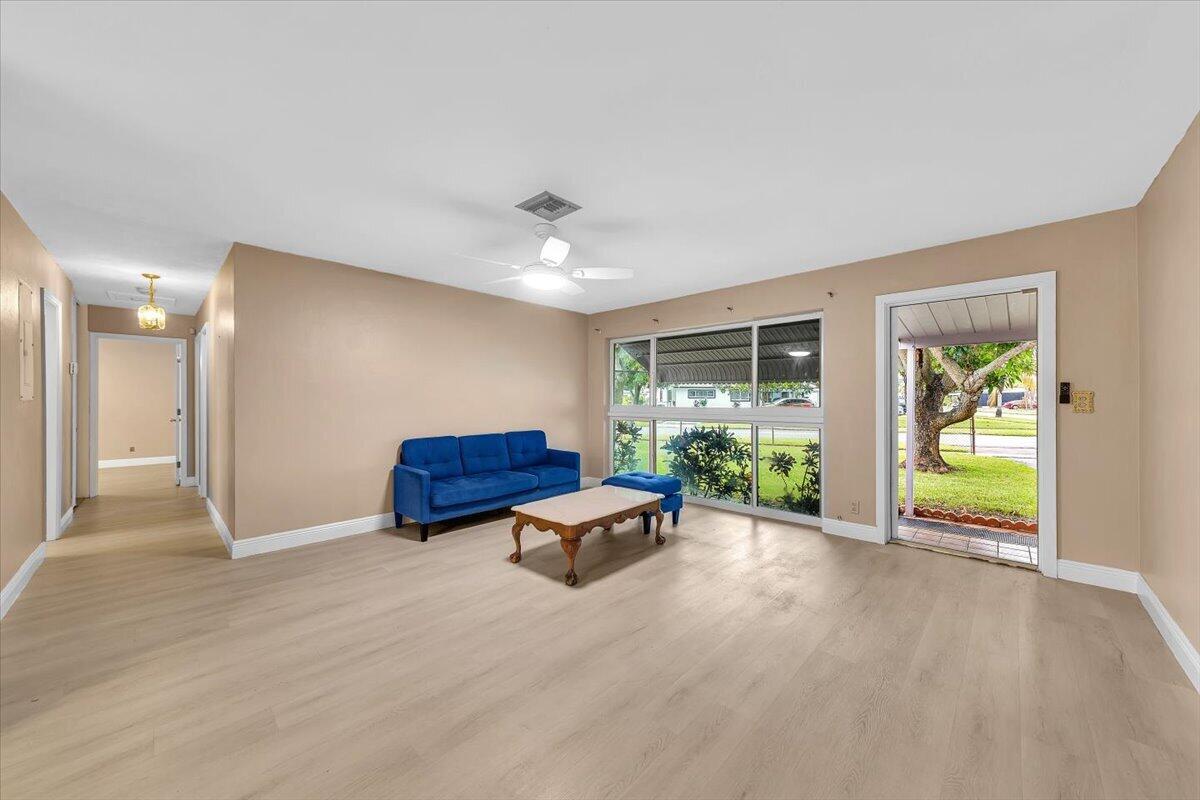 2080 Sw 38th Avenue Property Photo 4
