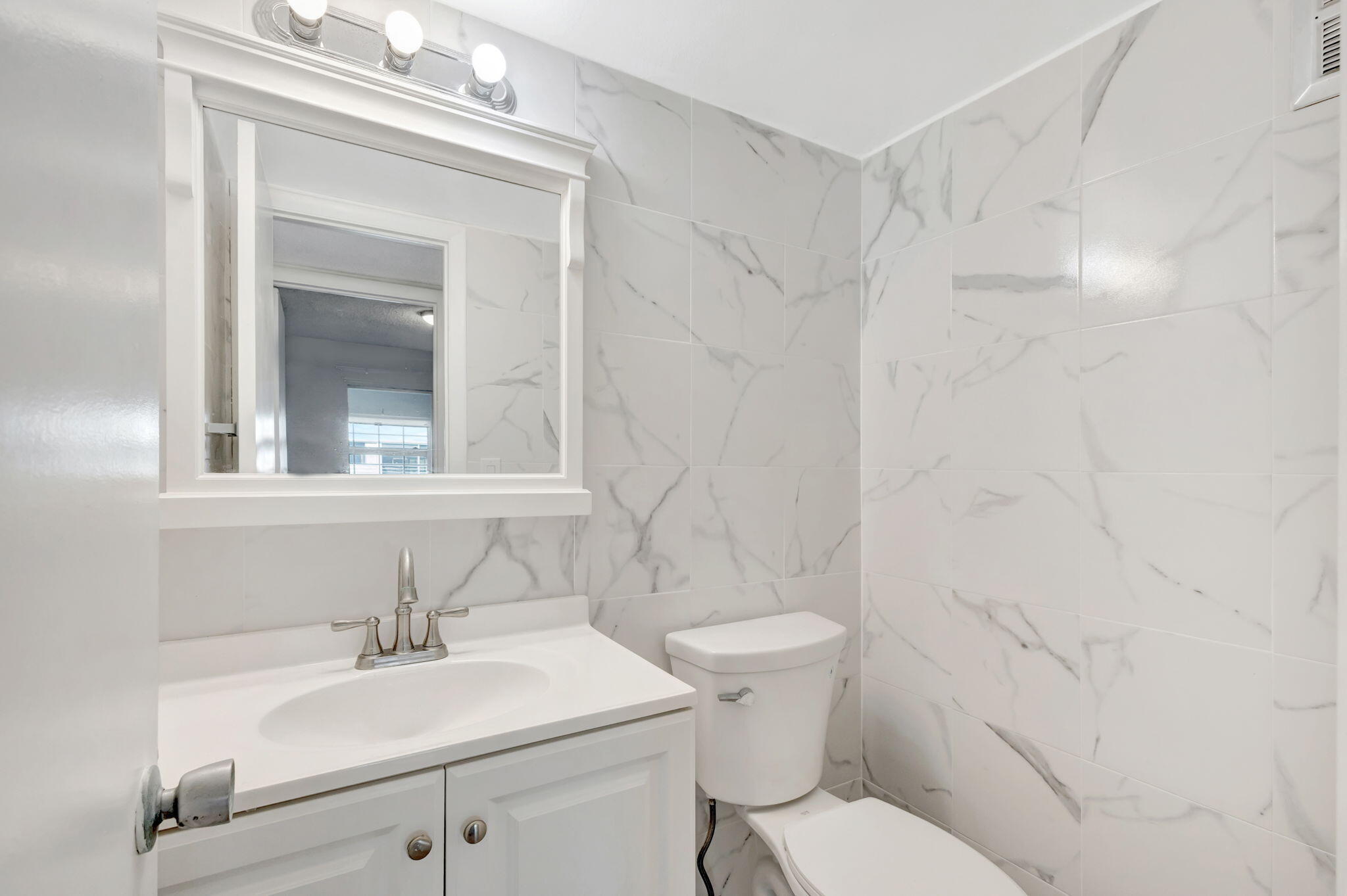 121 Bedford E Property Photo 11