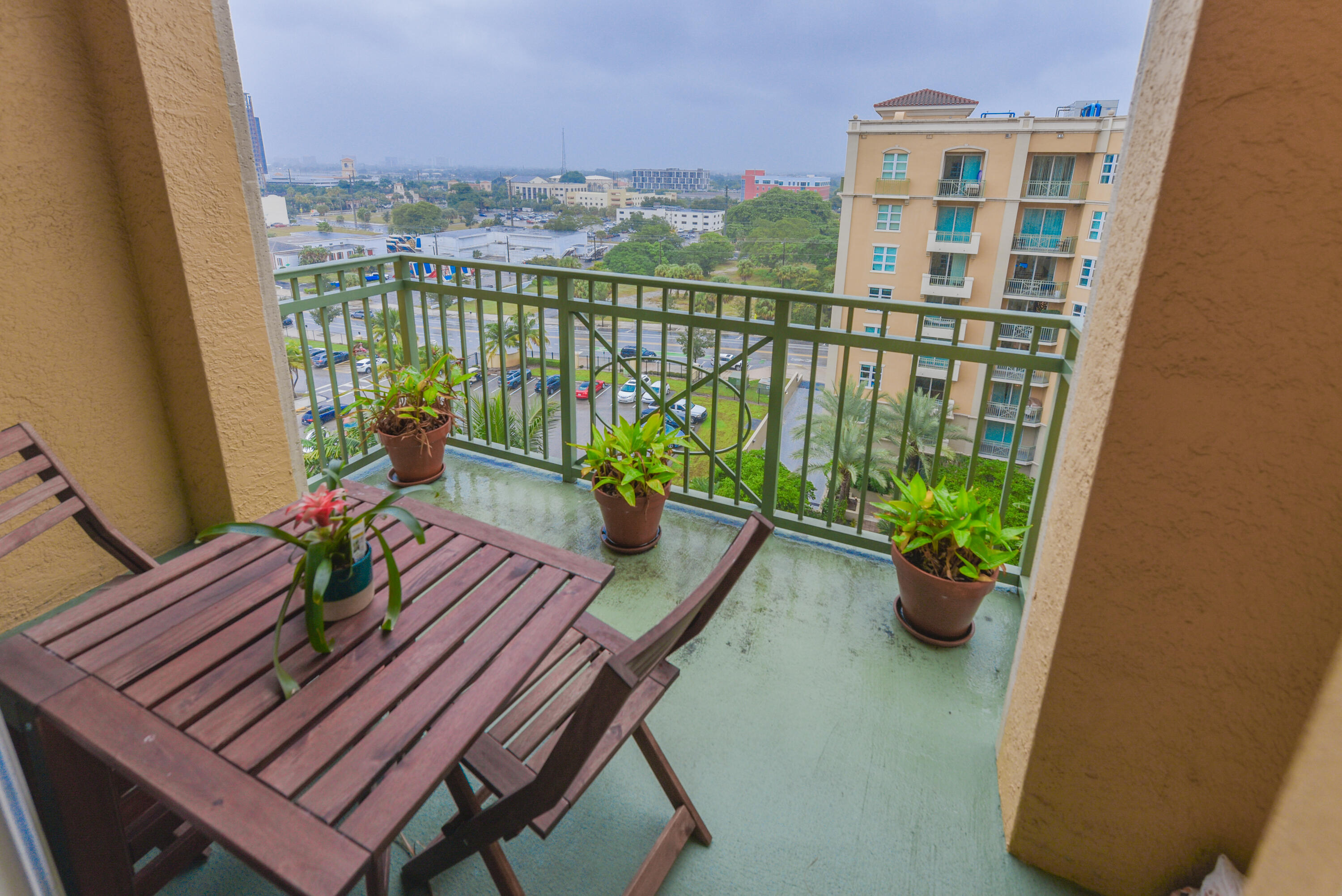 403 S Sapodilla Avenue 817 Property Photo 1