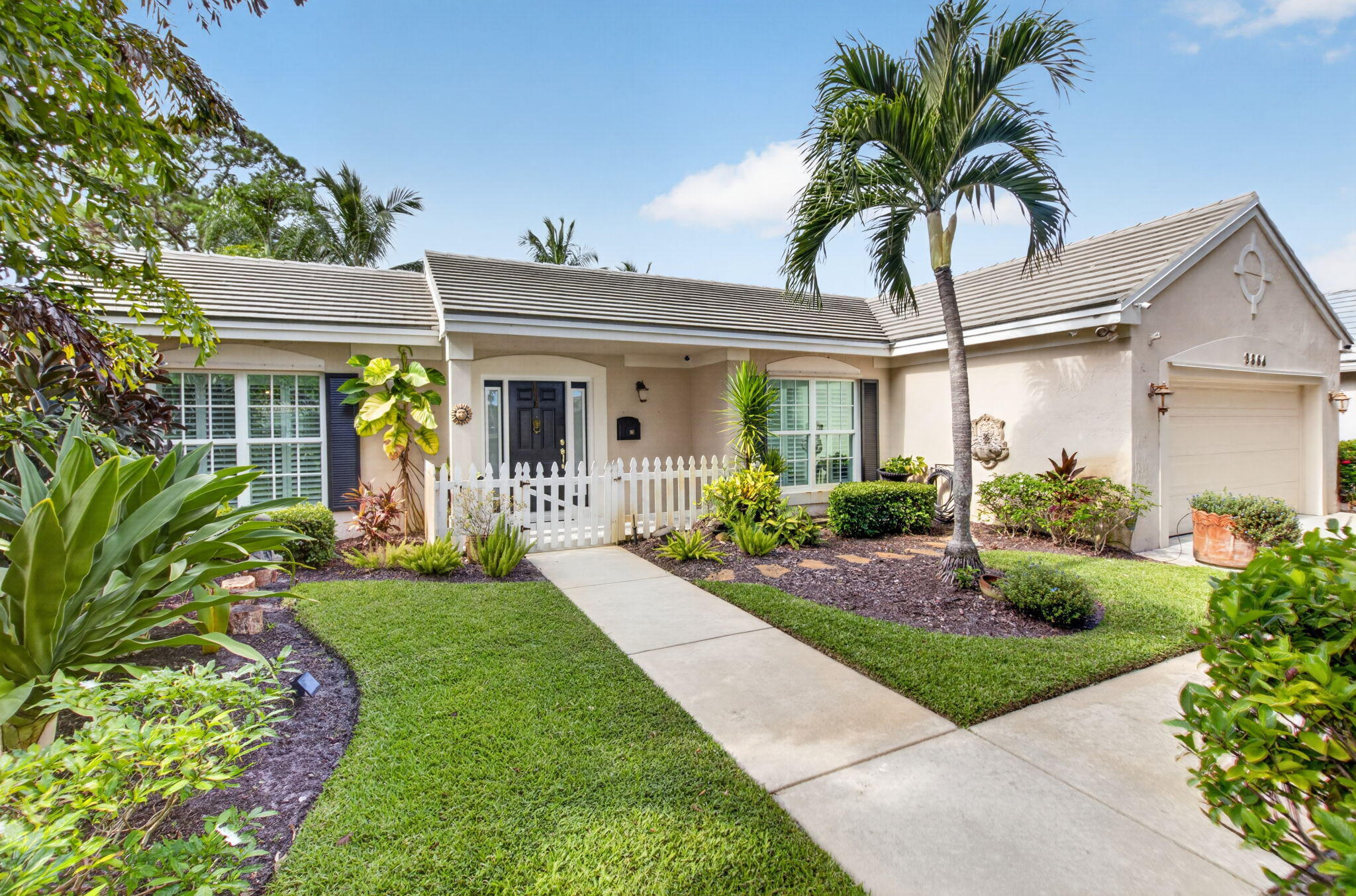 3864 Satin Leaf Court Property Photo 1