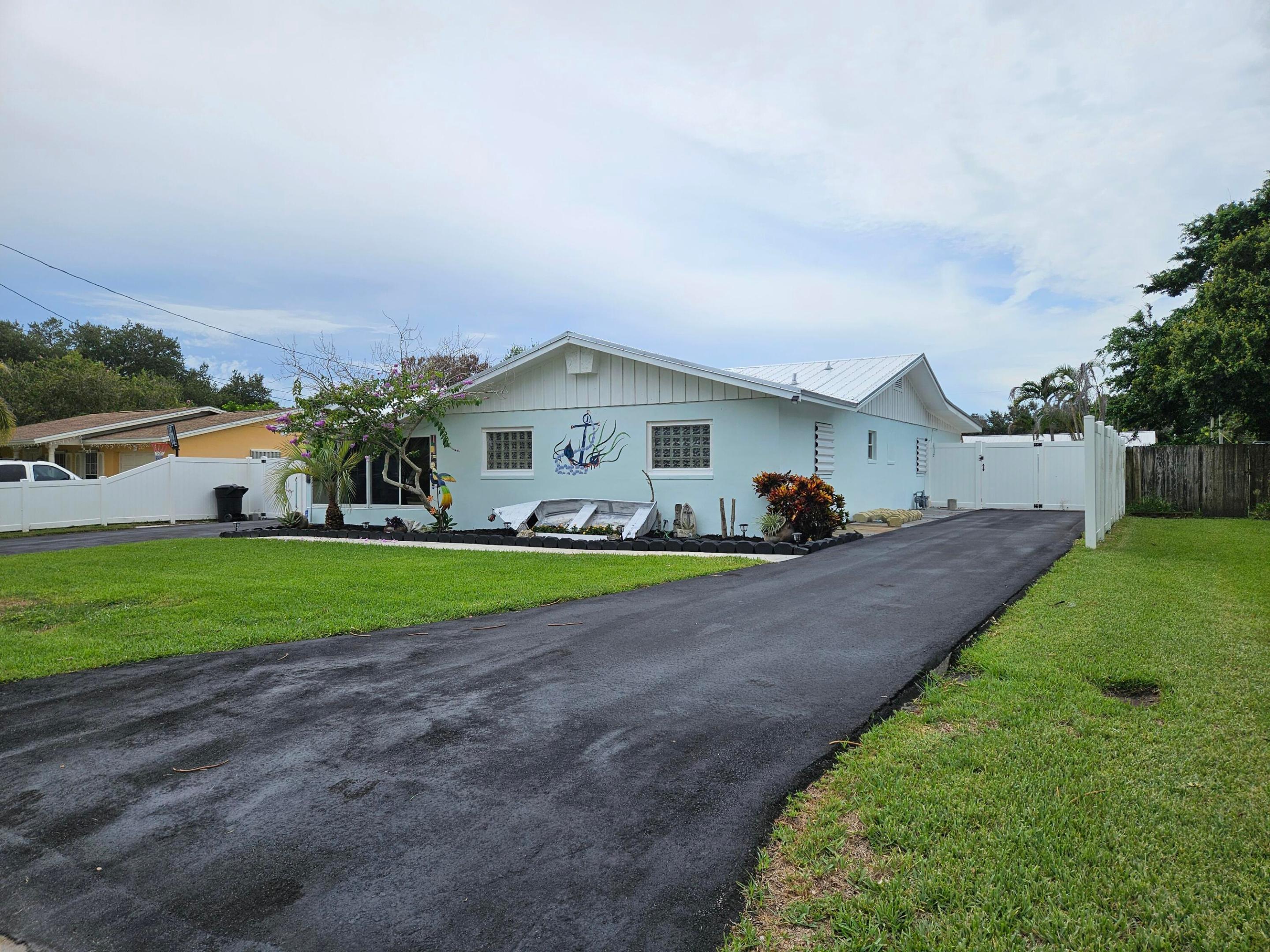 807 Grandview Boulevard Property Photo 4