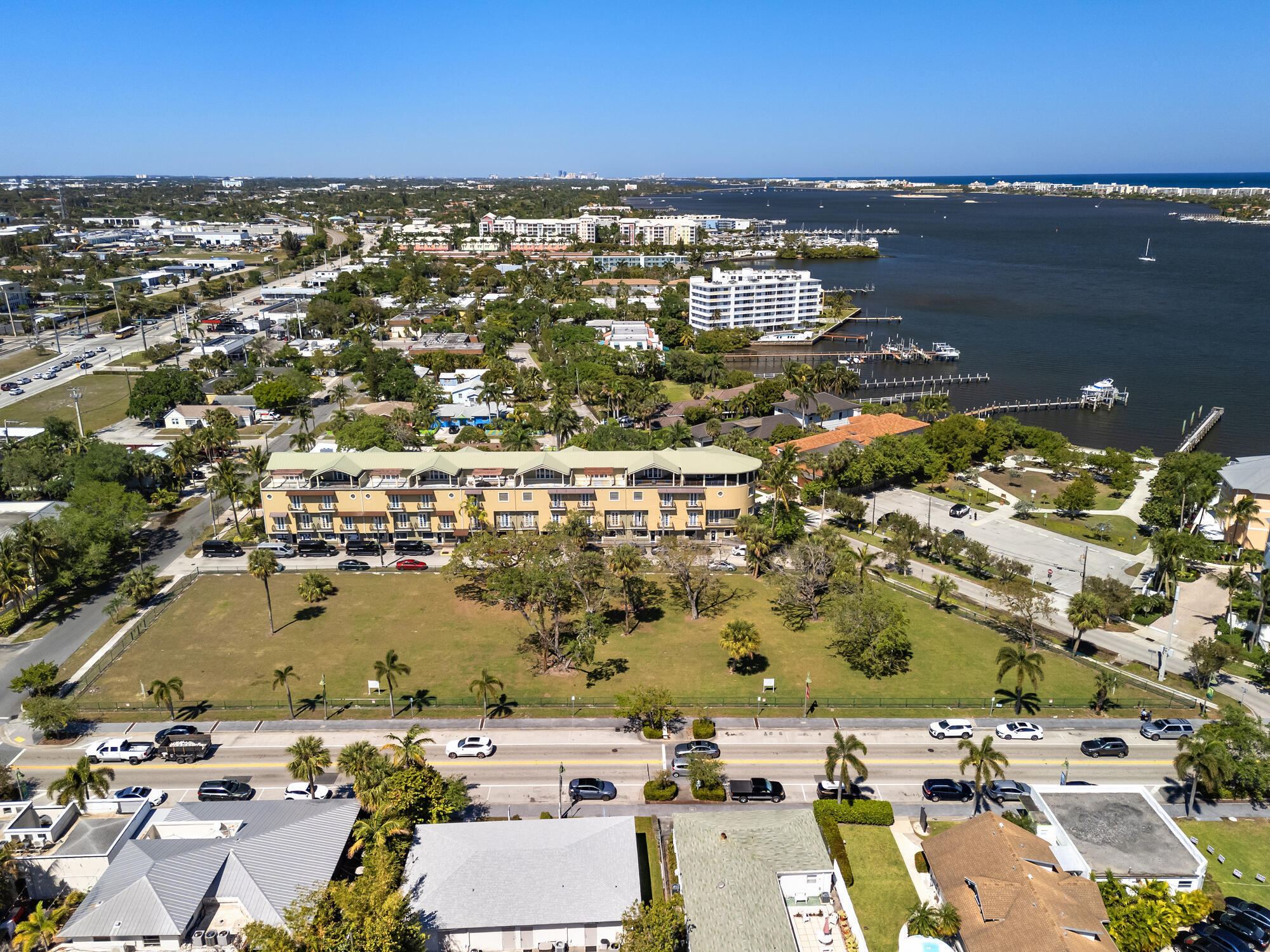 201 E Ocean Avenue Property Photo 13