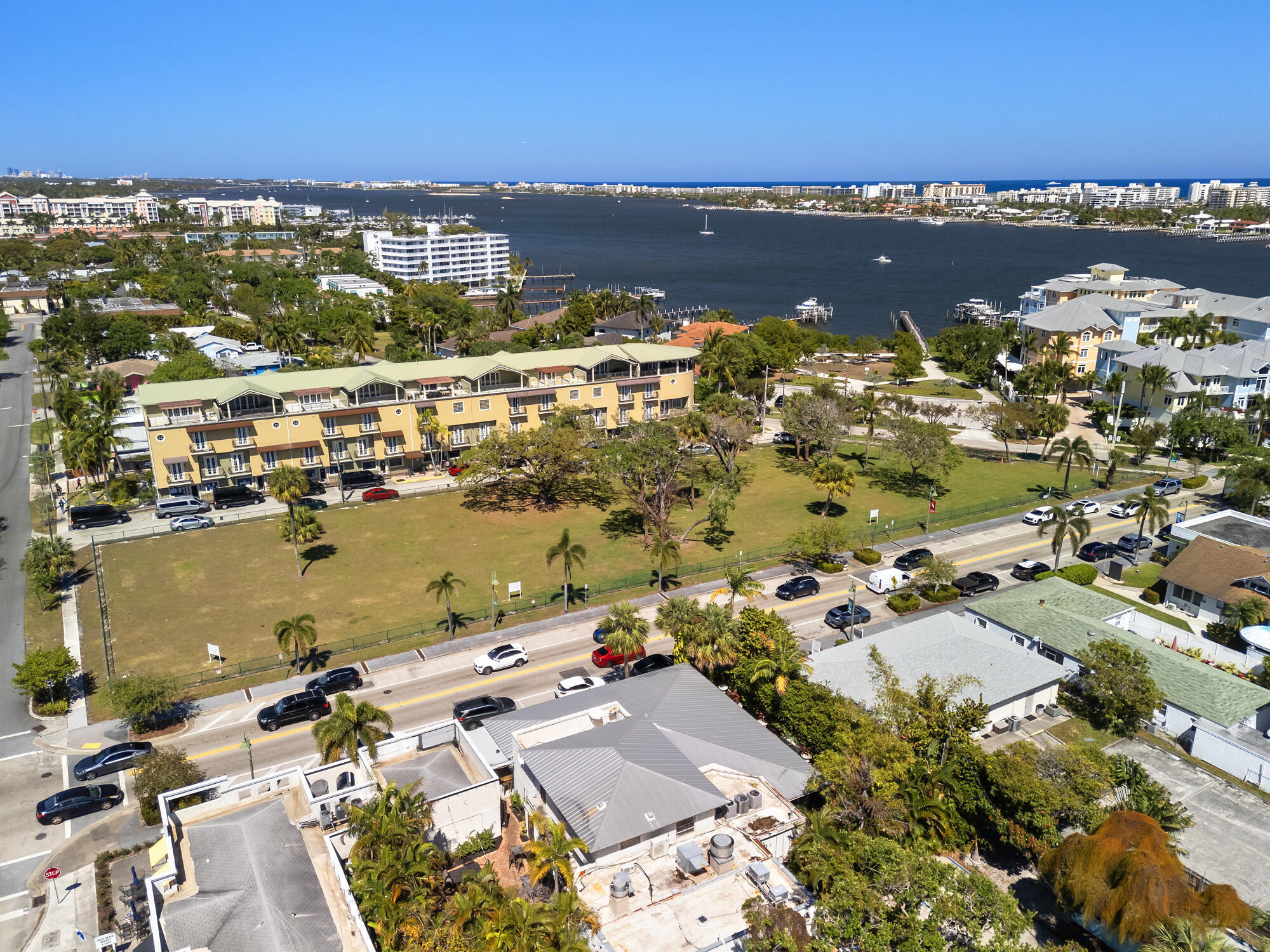 201 E Ocean Avenue Property Photo 14