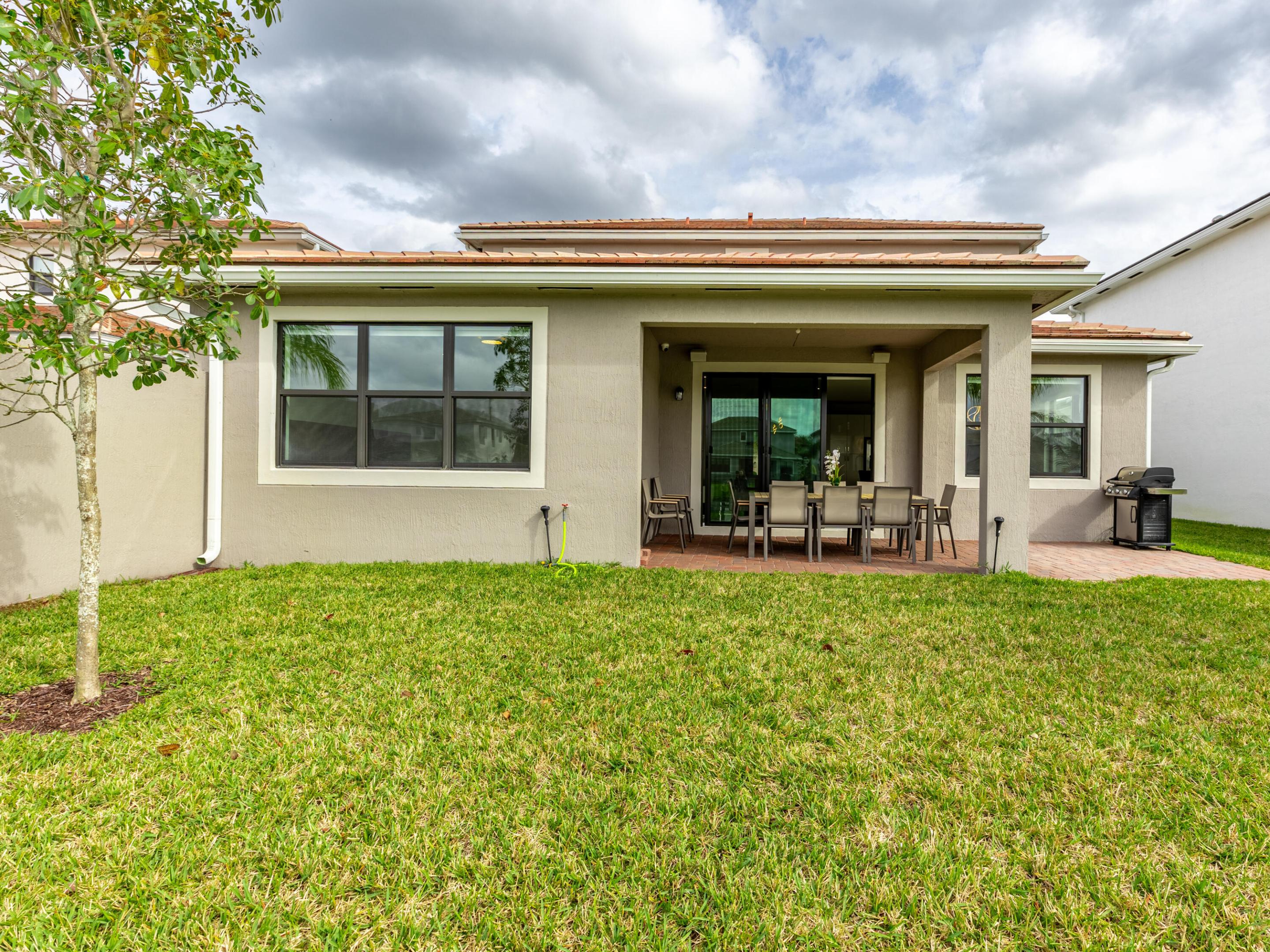7197 Montereal Path Property Photo 33