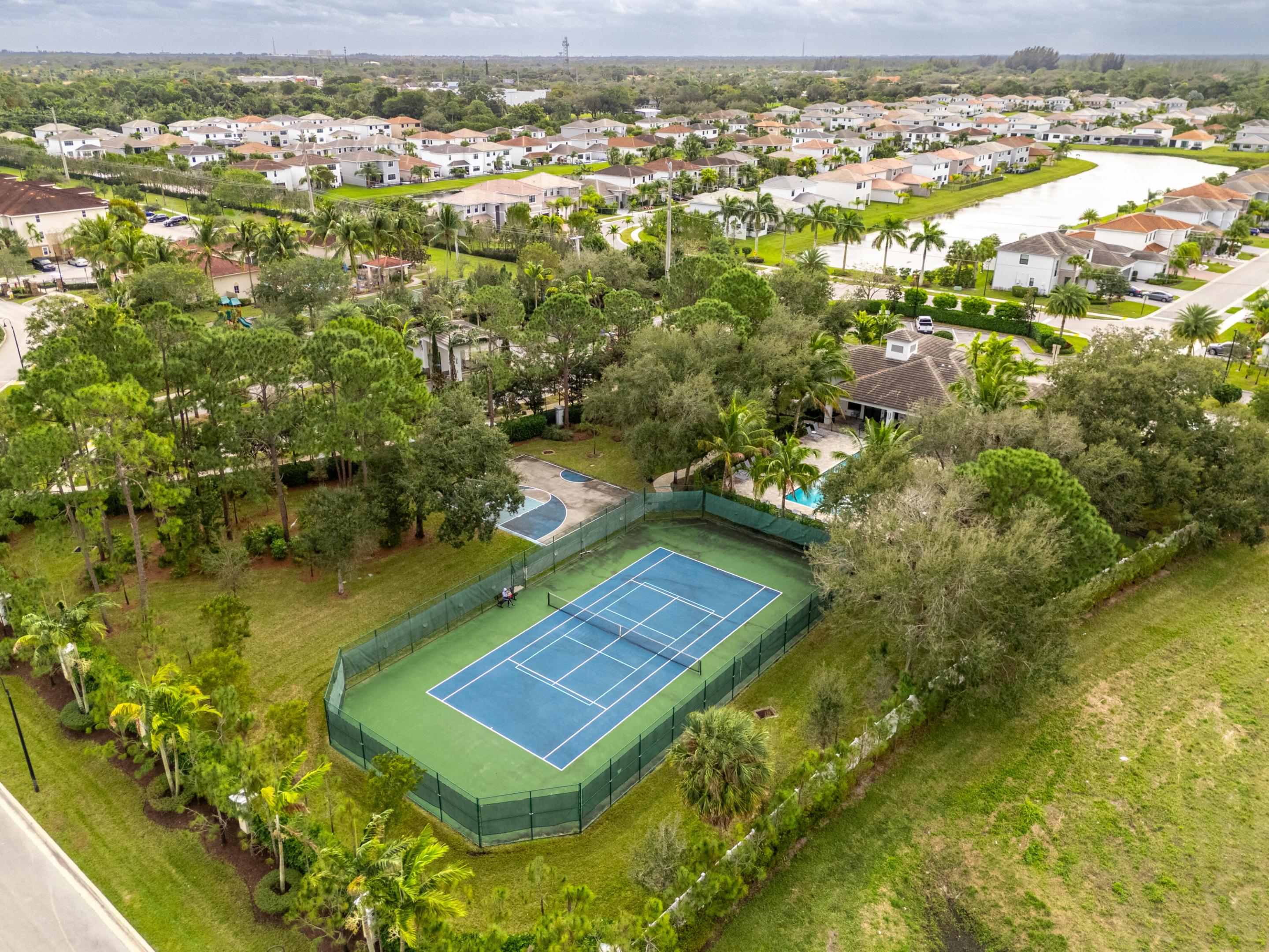 7197 Montereal Path Property Photo 44