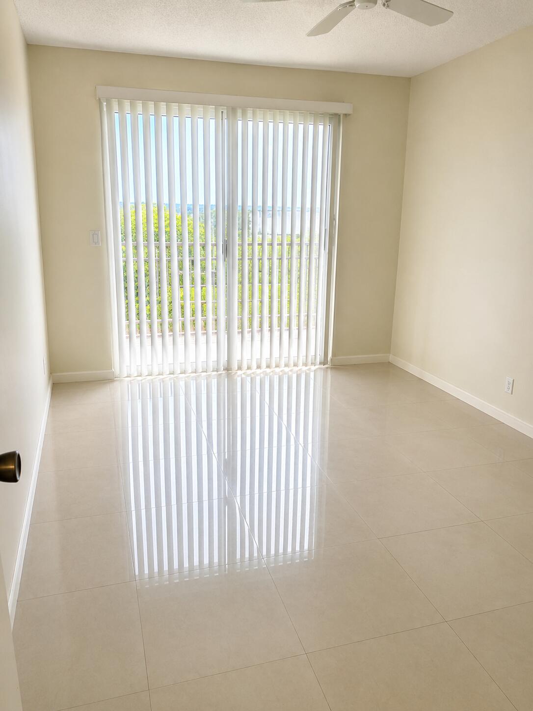 4024 Newcastle B Property Photo 5