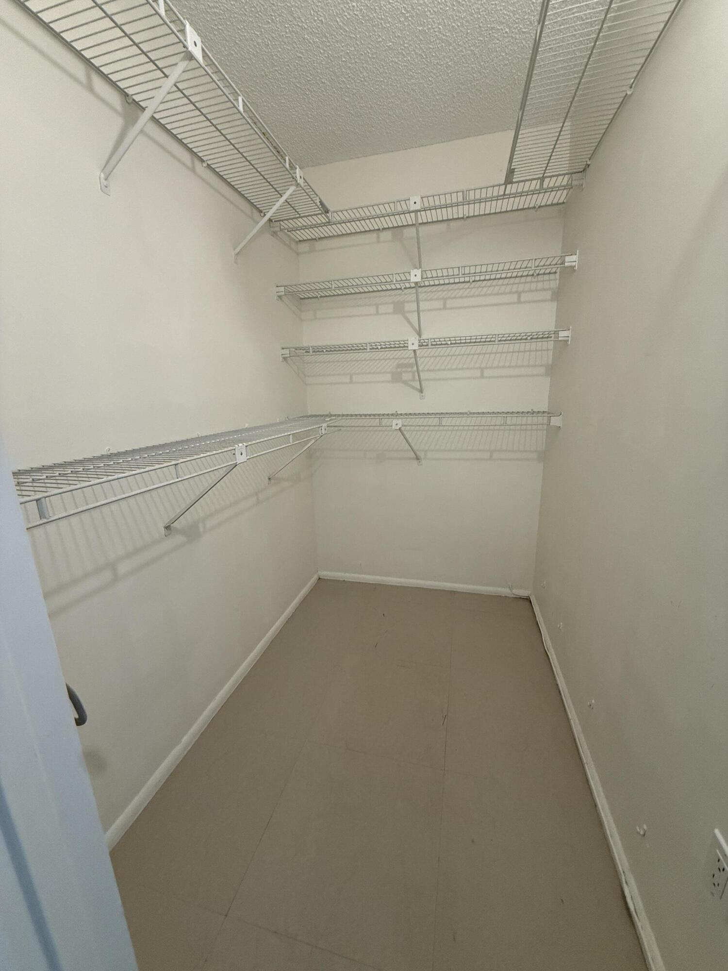 4024 Newcastle B Property Photo 6