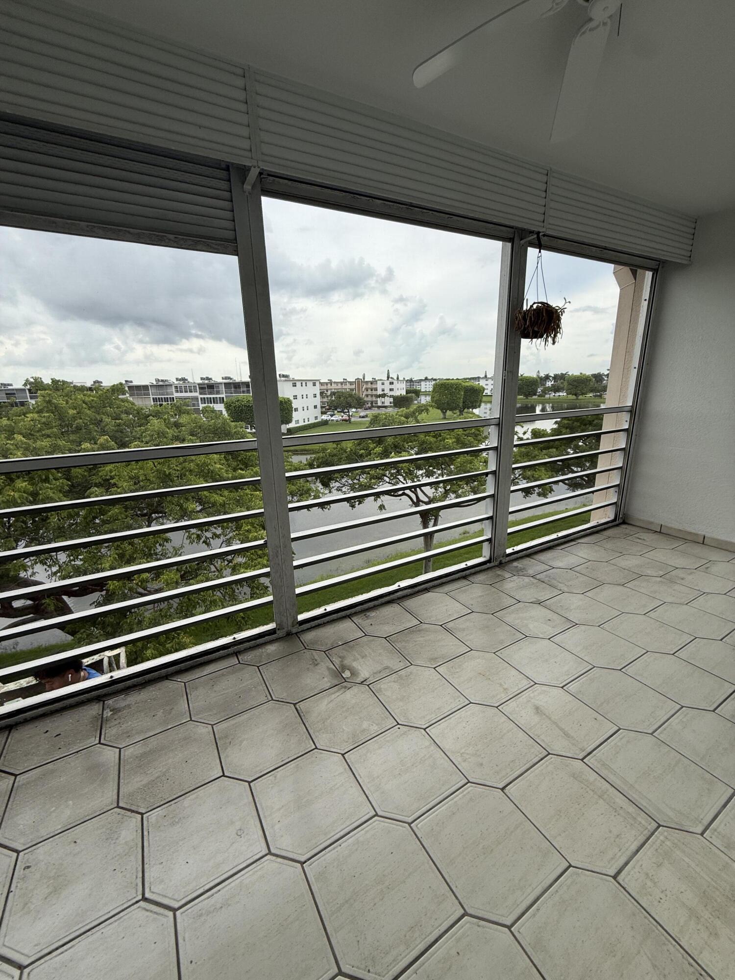 4024 Newcastle B Property Photo 10