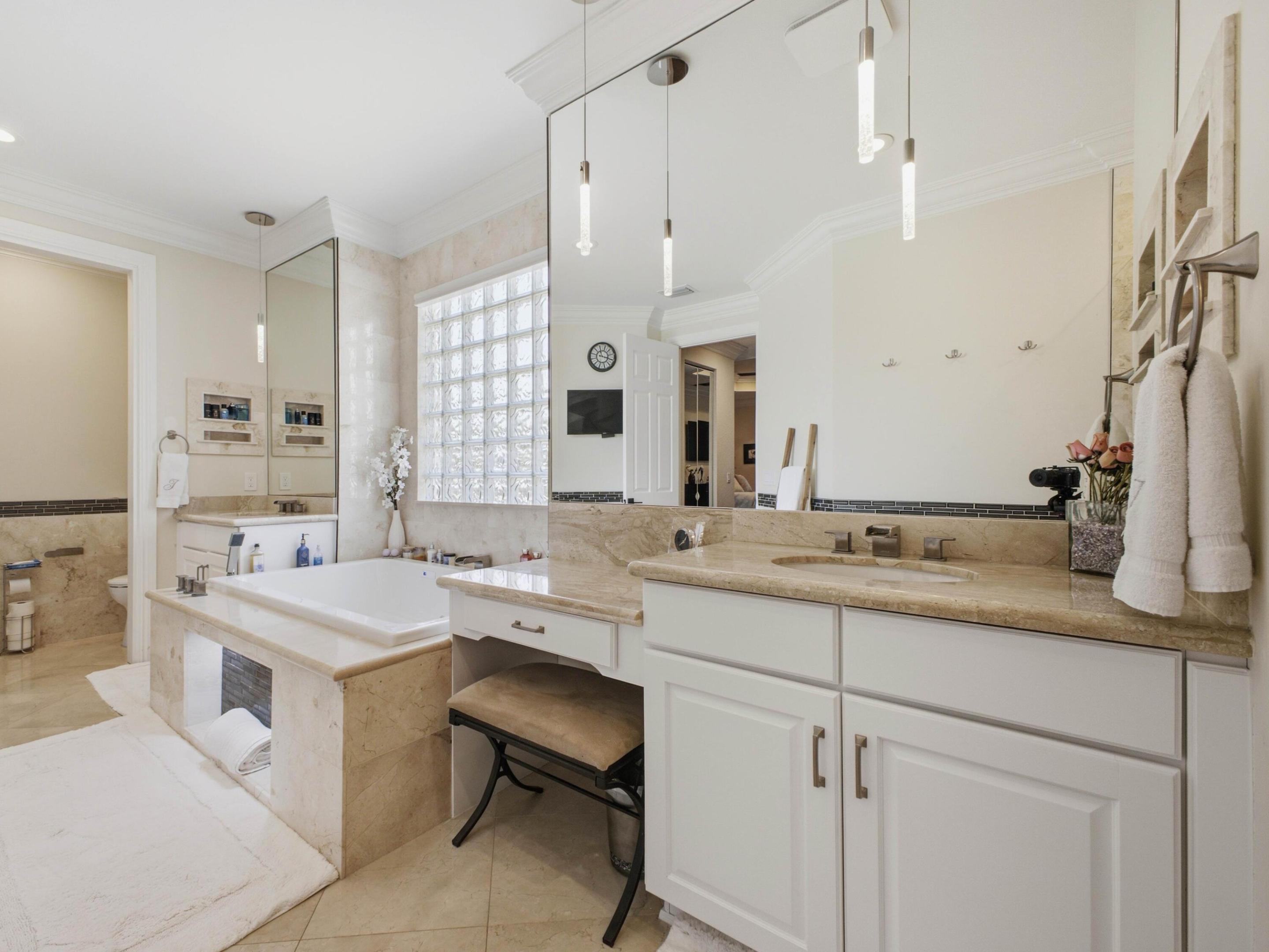 9517 Equus Circle Property Photo 46