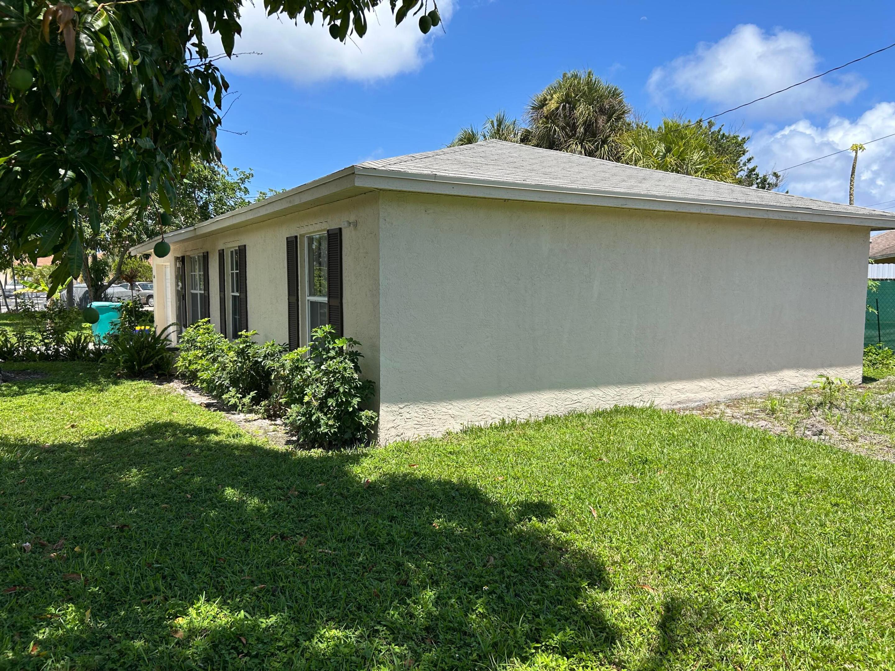 806 Nw 1st Street Property Photo 1
