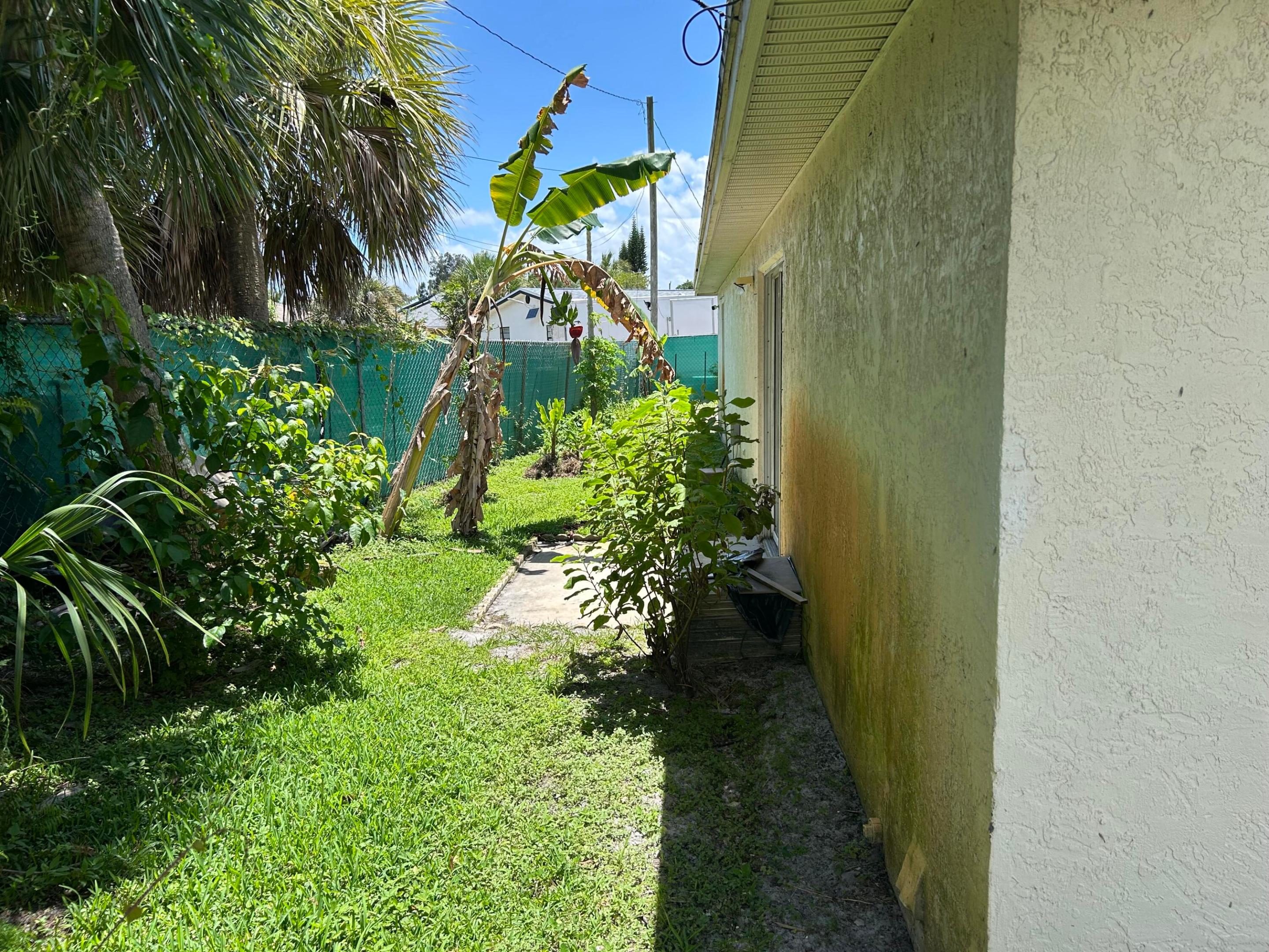 806 Nw 1st Street Property Photo 5