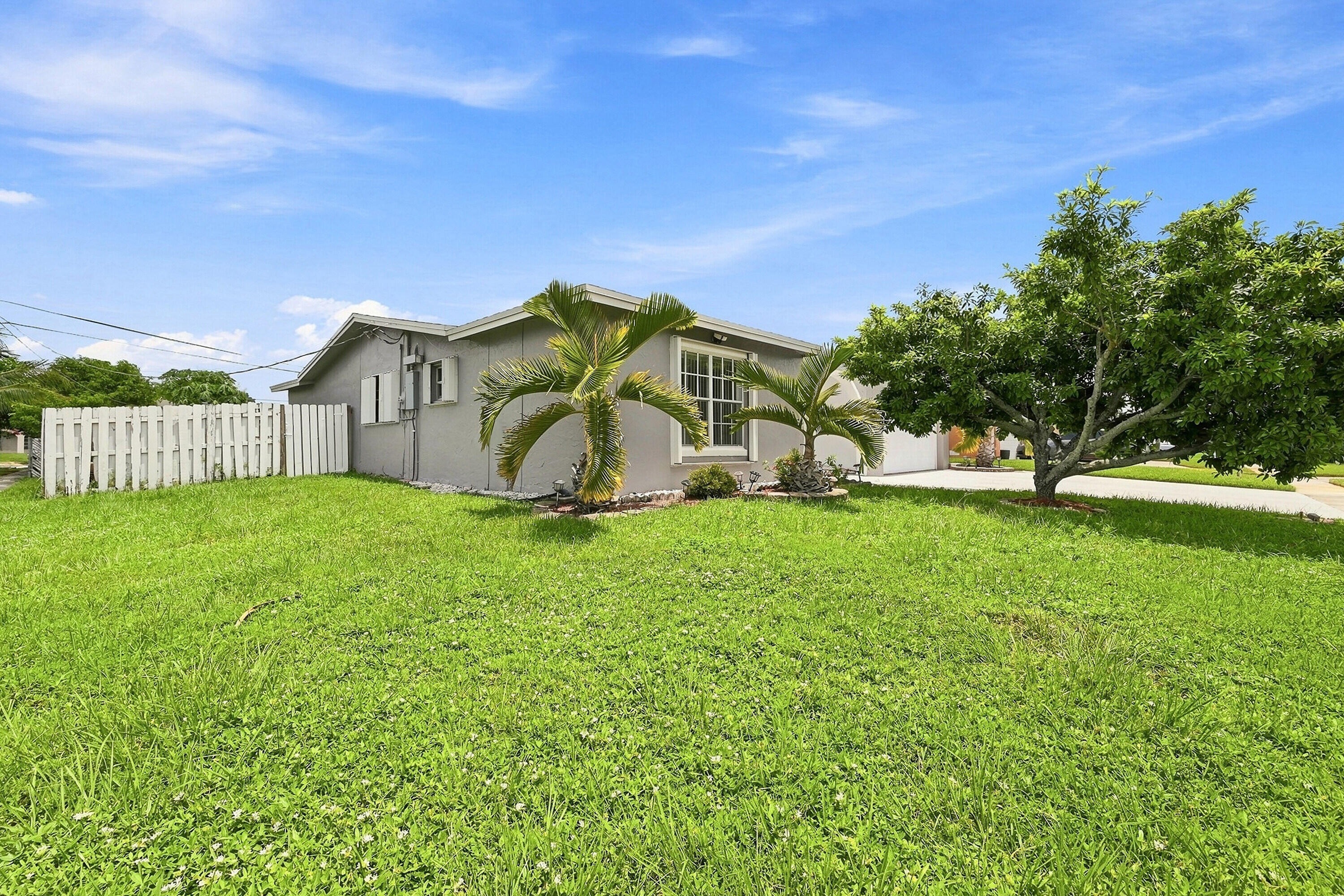 8481 Nw 24th Street Property Photo 4