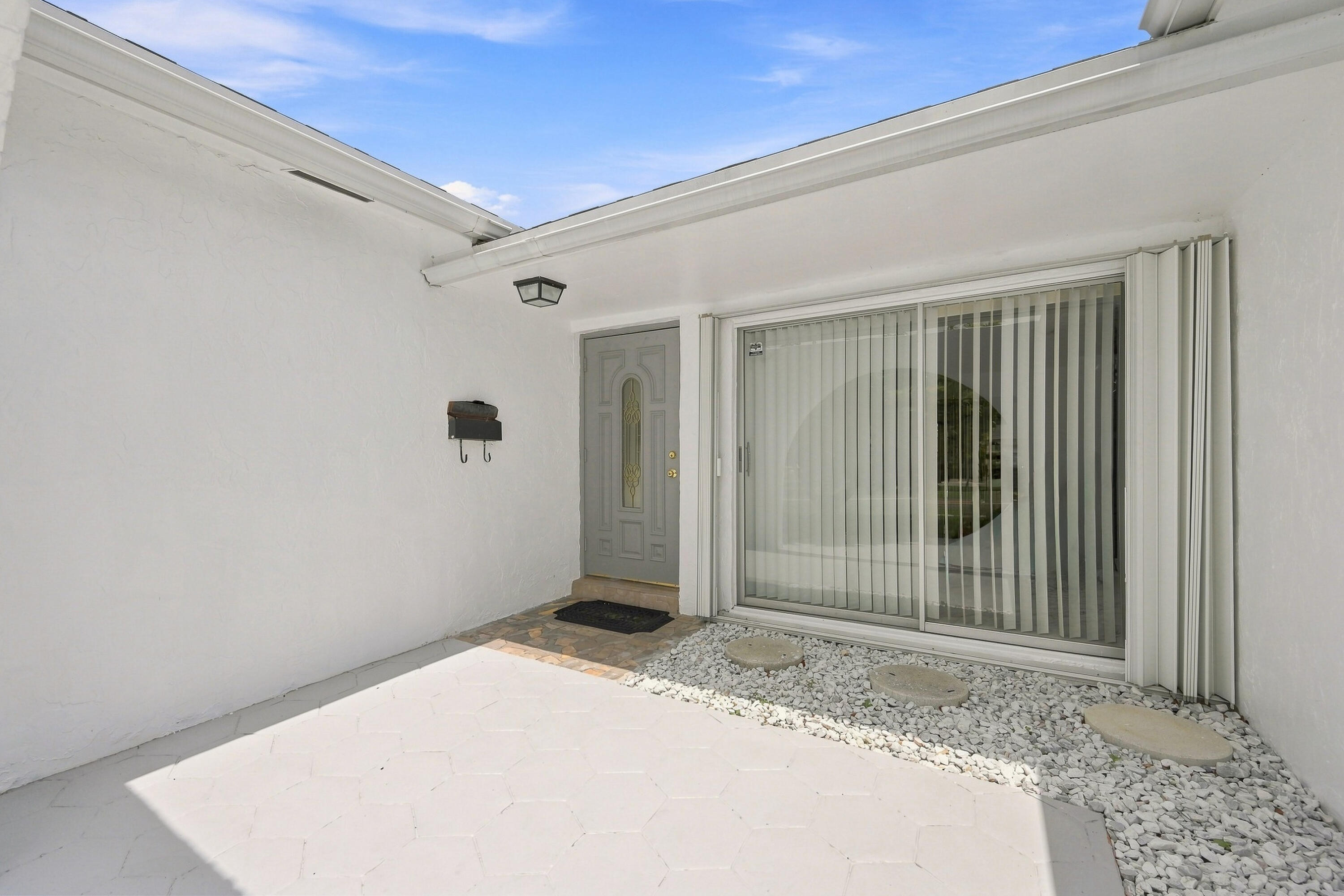 8481 Nw 24th Street Property Photo 5