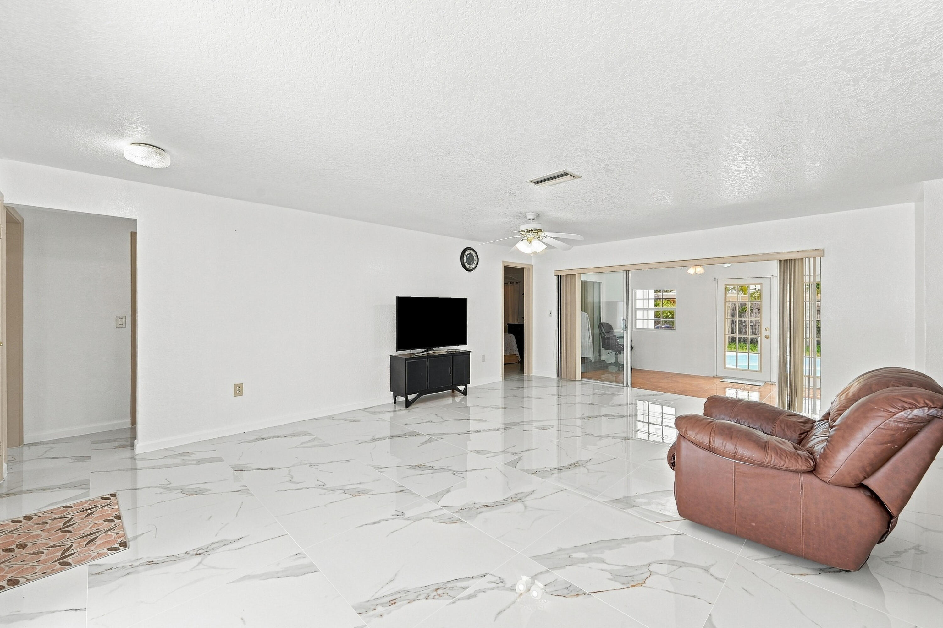 8481 Nw 24th Street Property Photo 7
