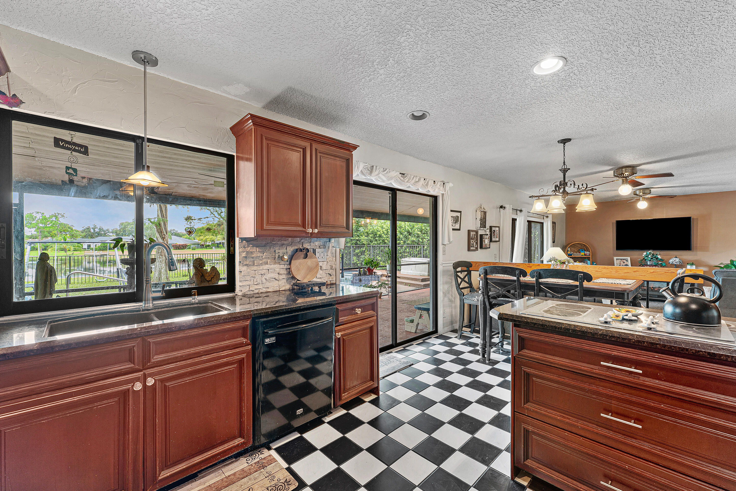 1726 Treehaven Court Property Photo 6