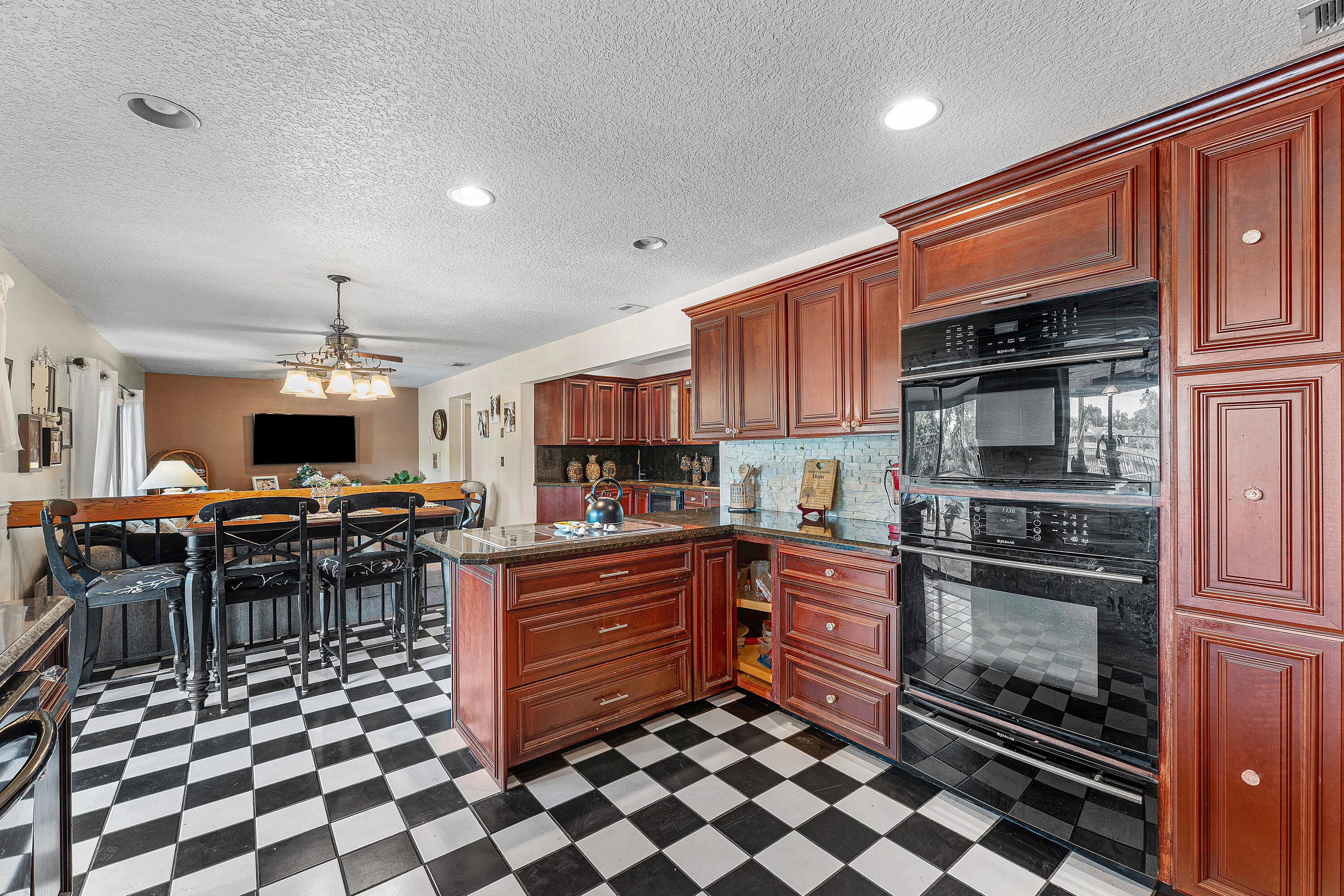 1726 Treehaven Court Property Photo 7