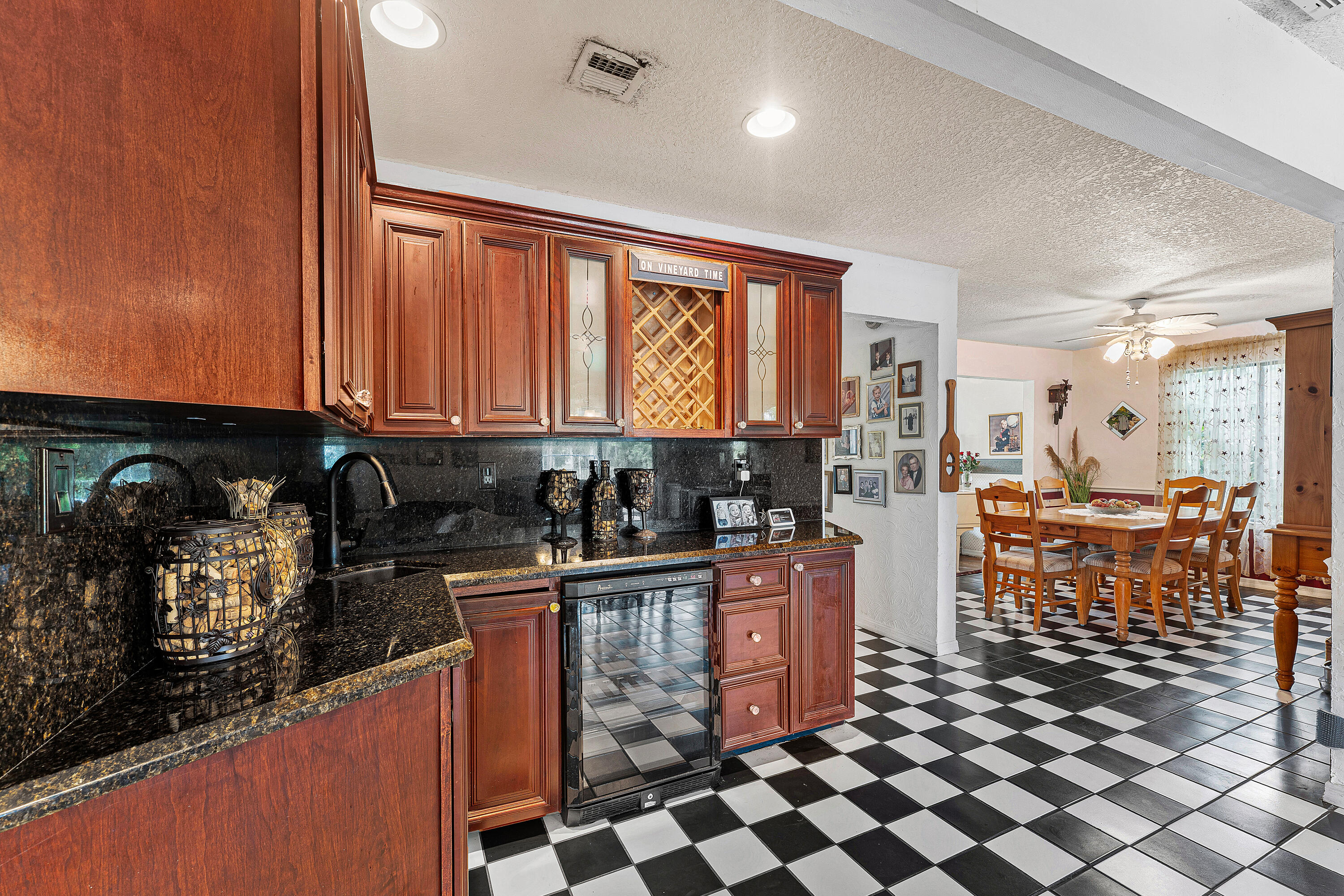 1726 Treehaven Court Property Photo 8