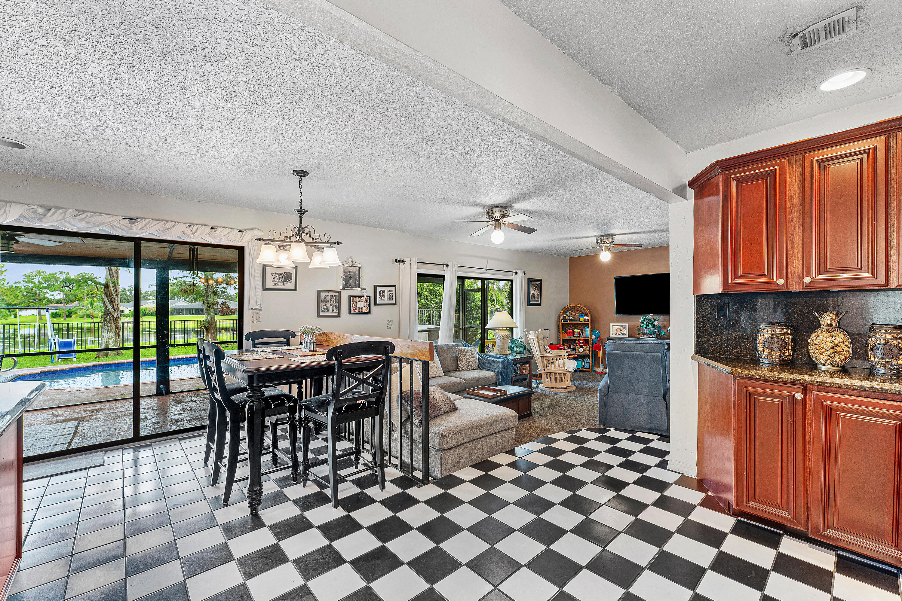 1726 Treehaven Court Property Photo 9