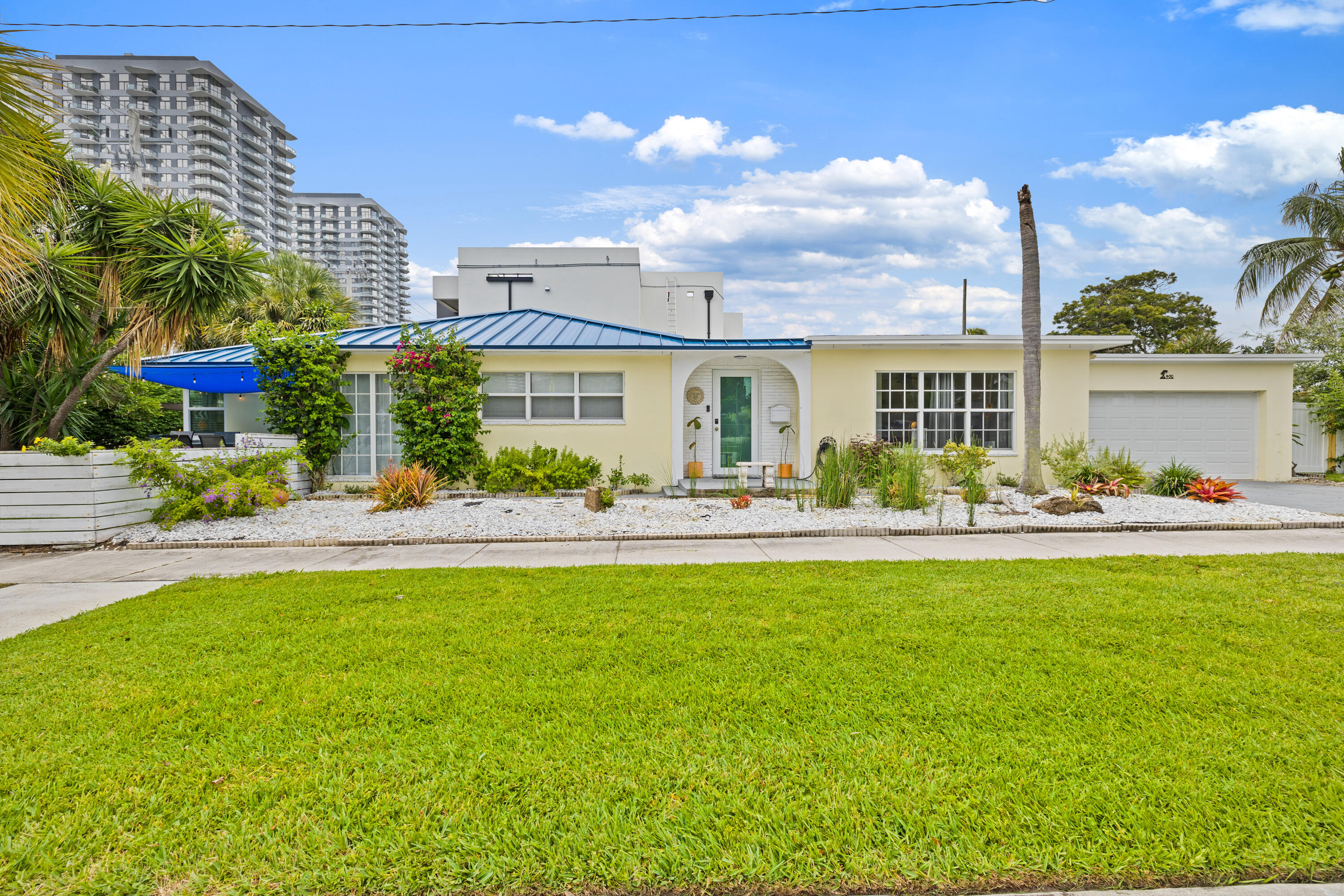 400 45th Street Property Photo 1
