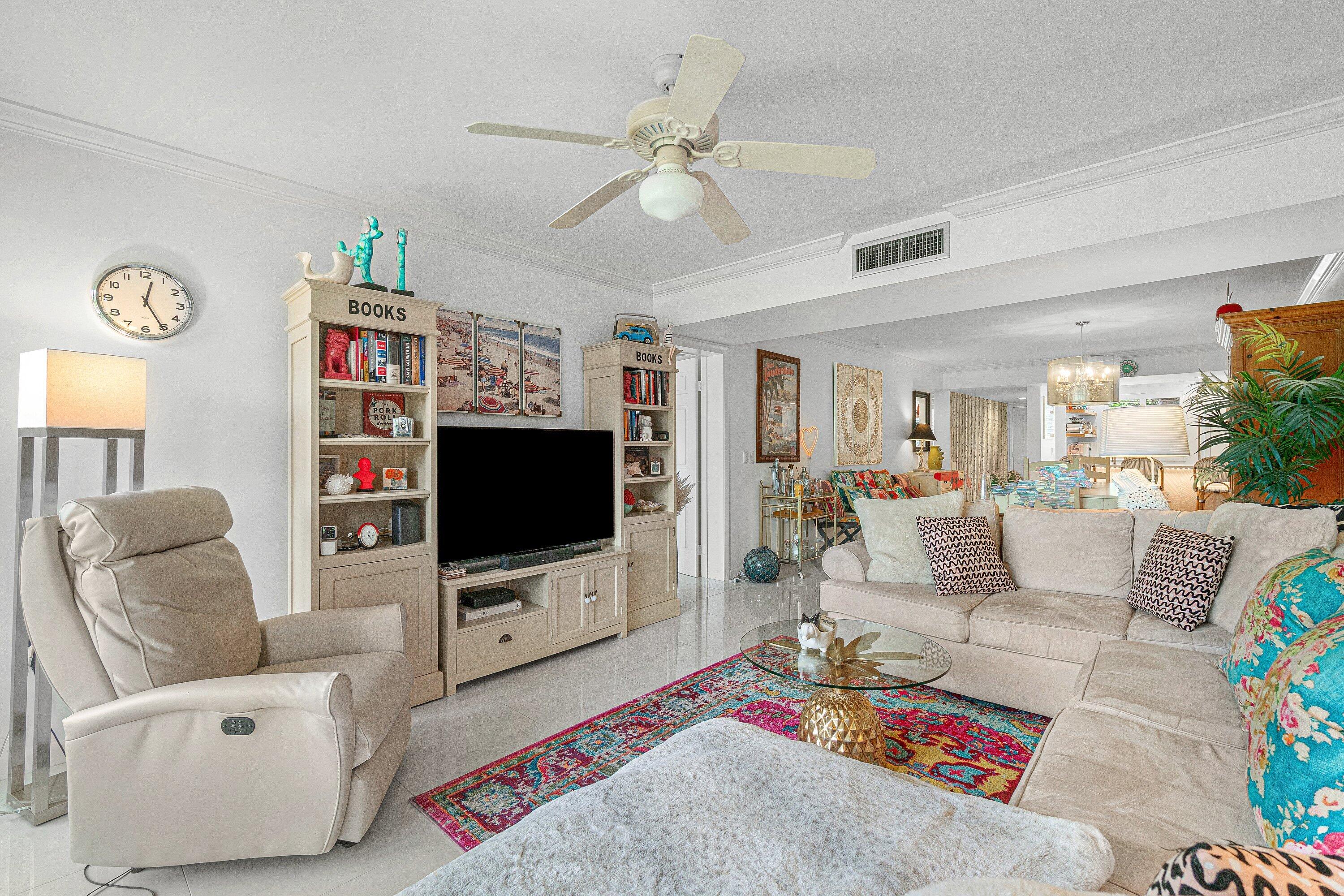 6169 Balboa Circle 202 Property Photo 16