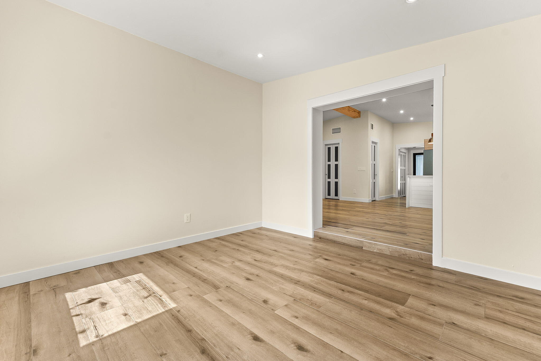 3615 Indian River Drive E Property Photo 10