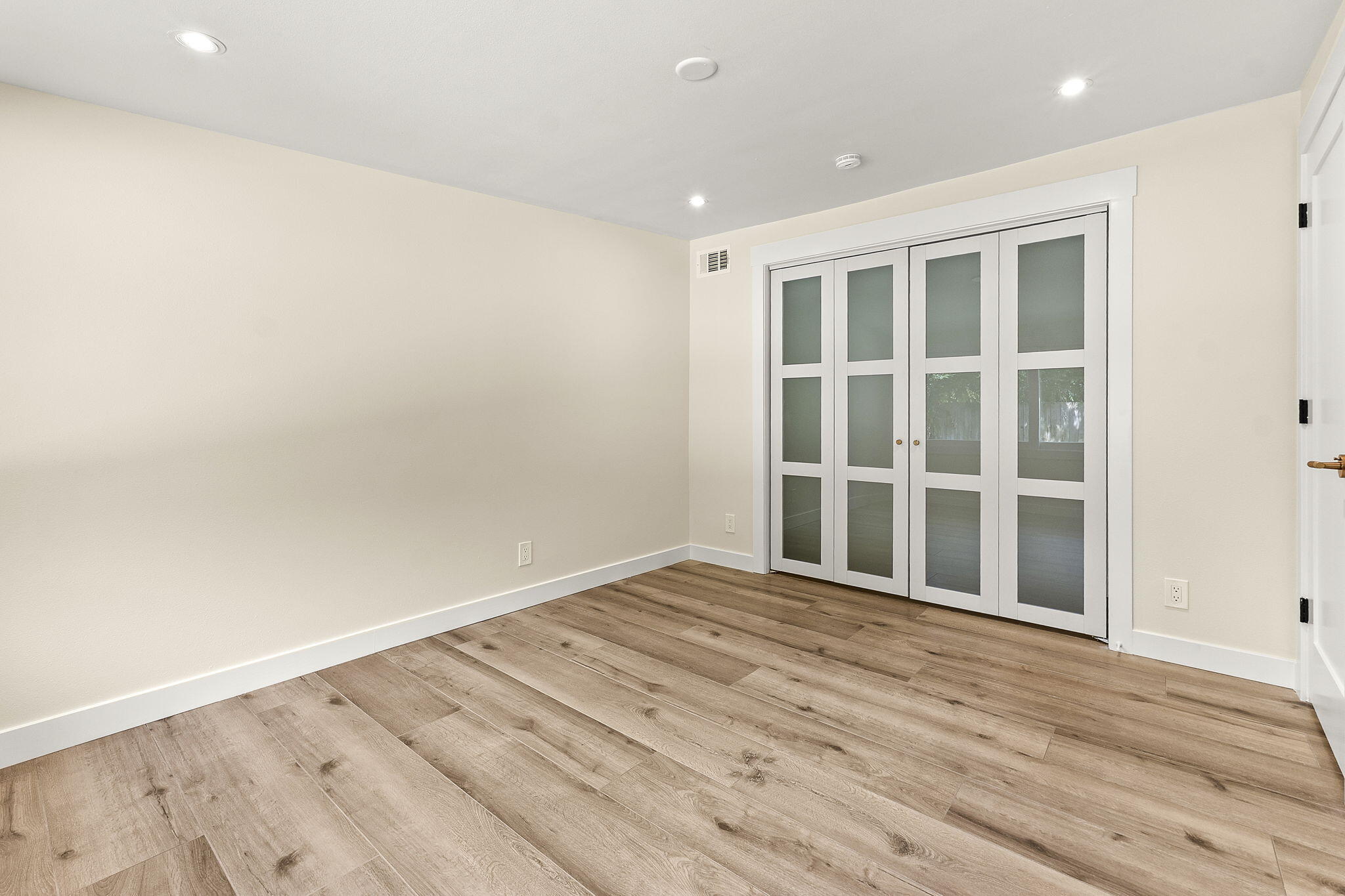 3615 Indian River Drive E Property Photo 15