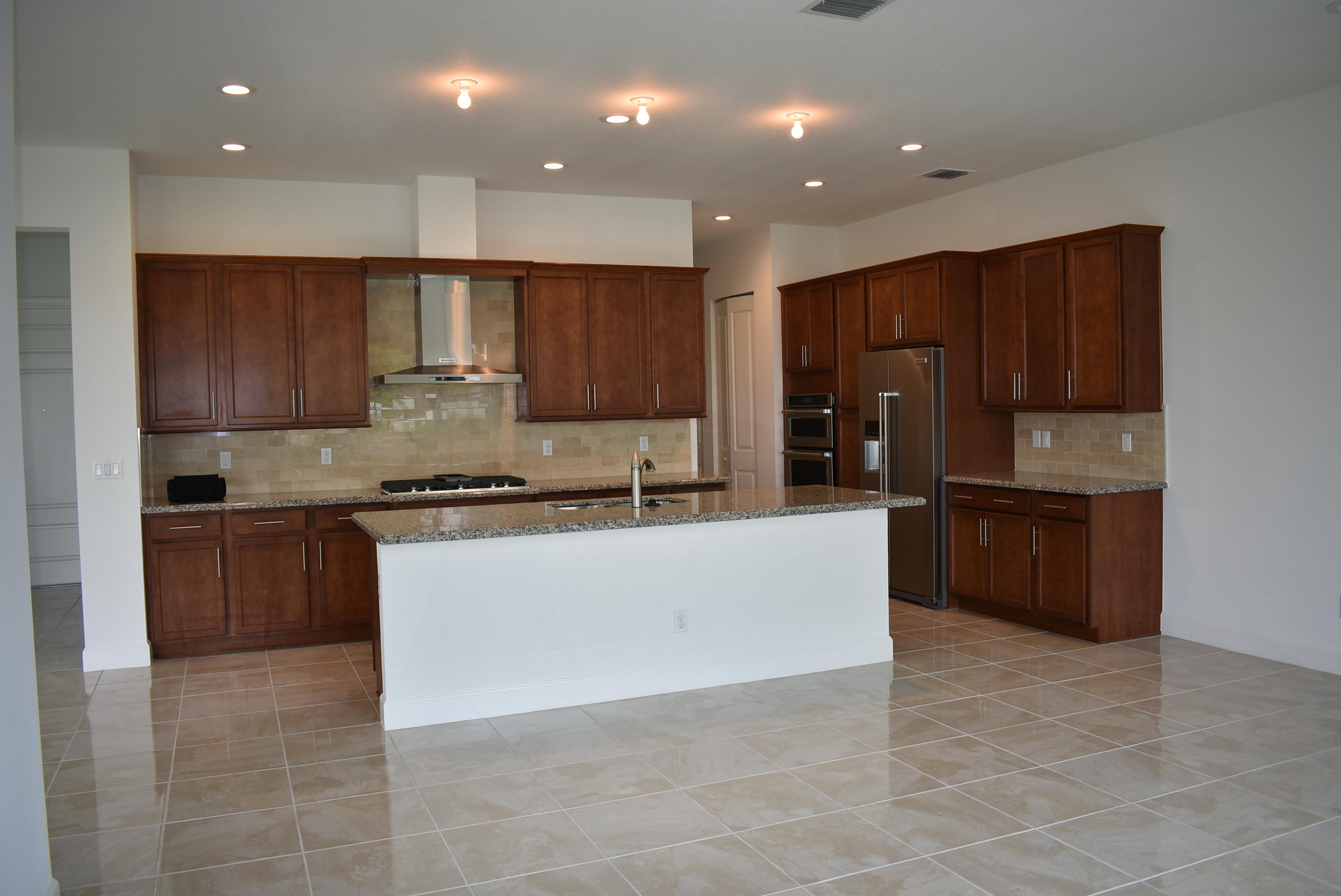 8865 Kingsmoor Way Property Photo 6