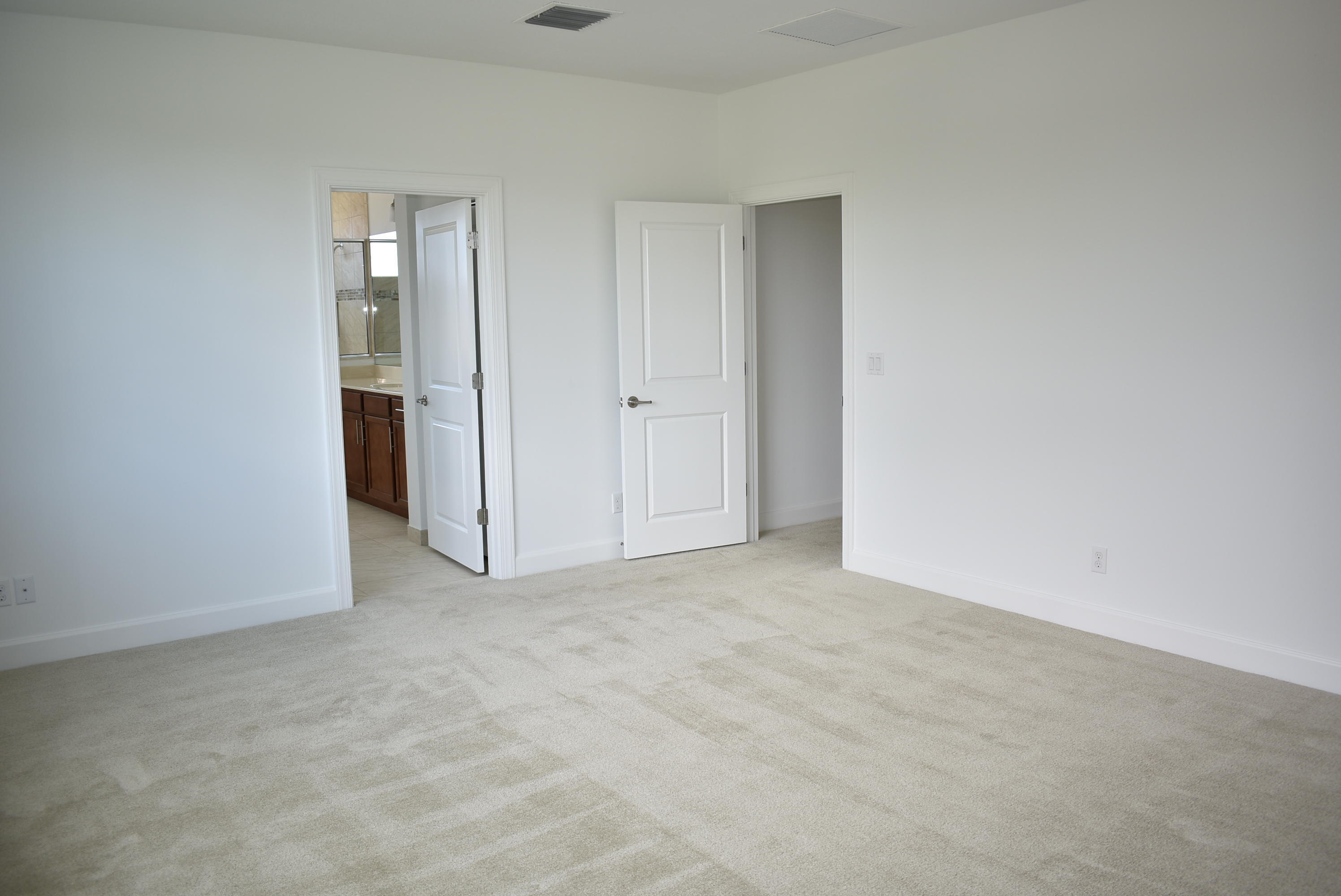 8865 Kingsmoor Way Property Photo 16