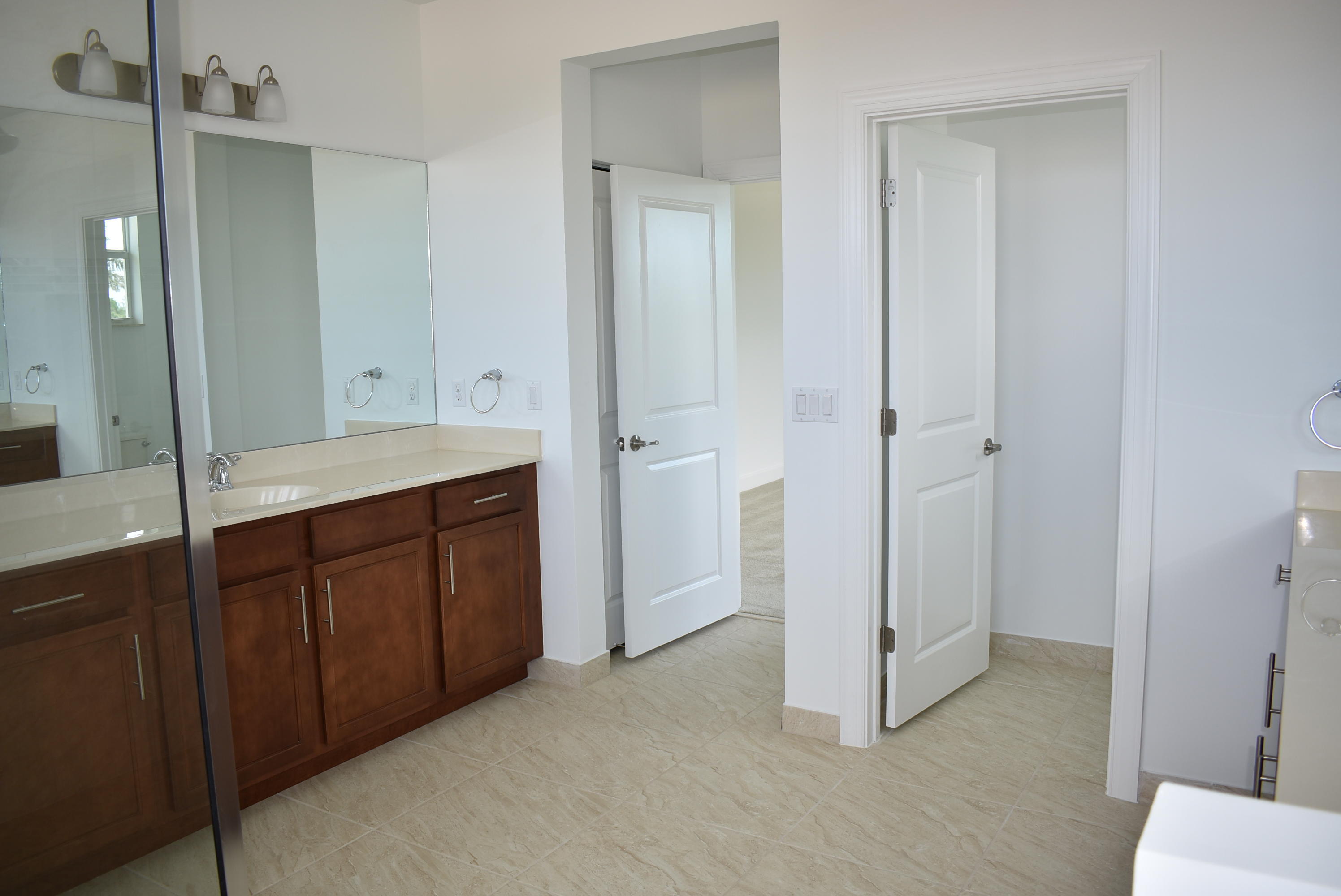 8865 Kingsmoor Way Property Photo 22