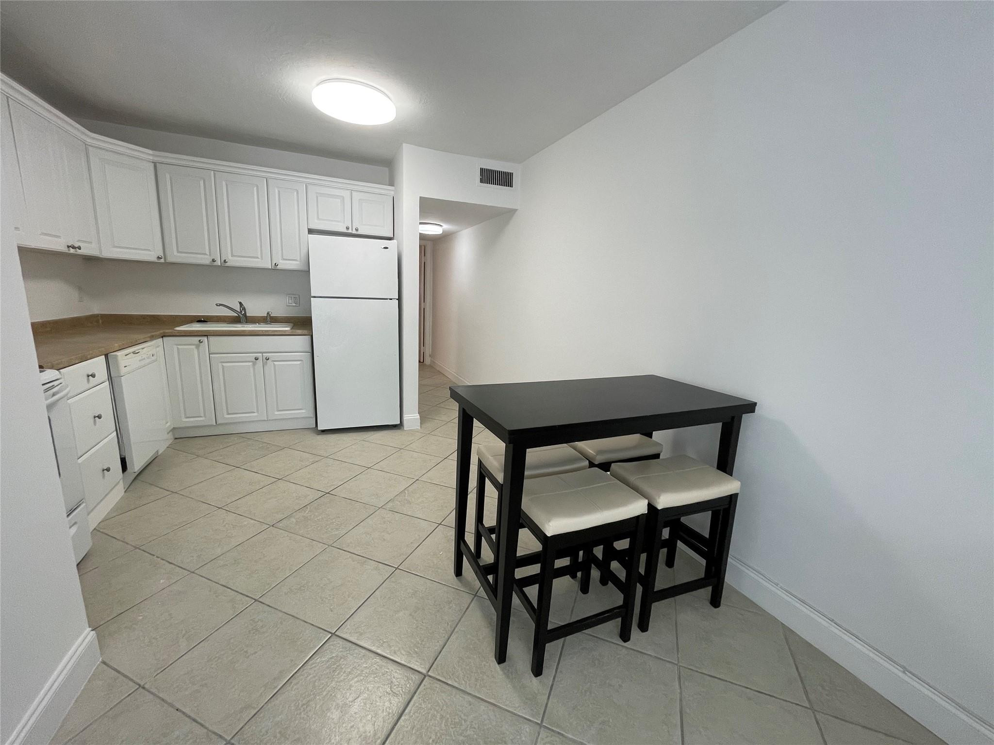 530 S Federal Highway 5 Property Photo 3