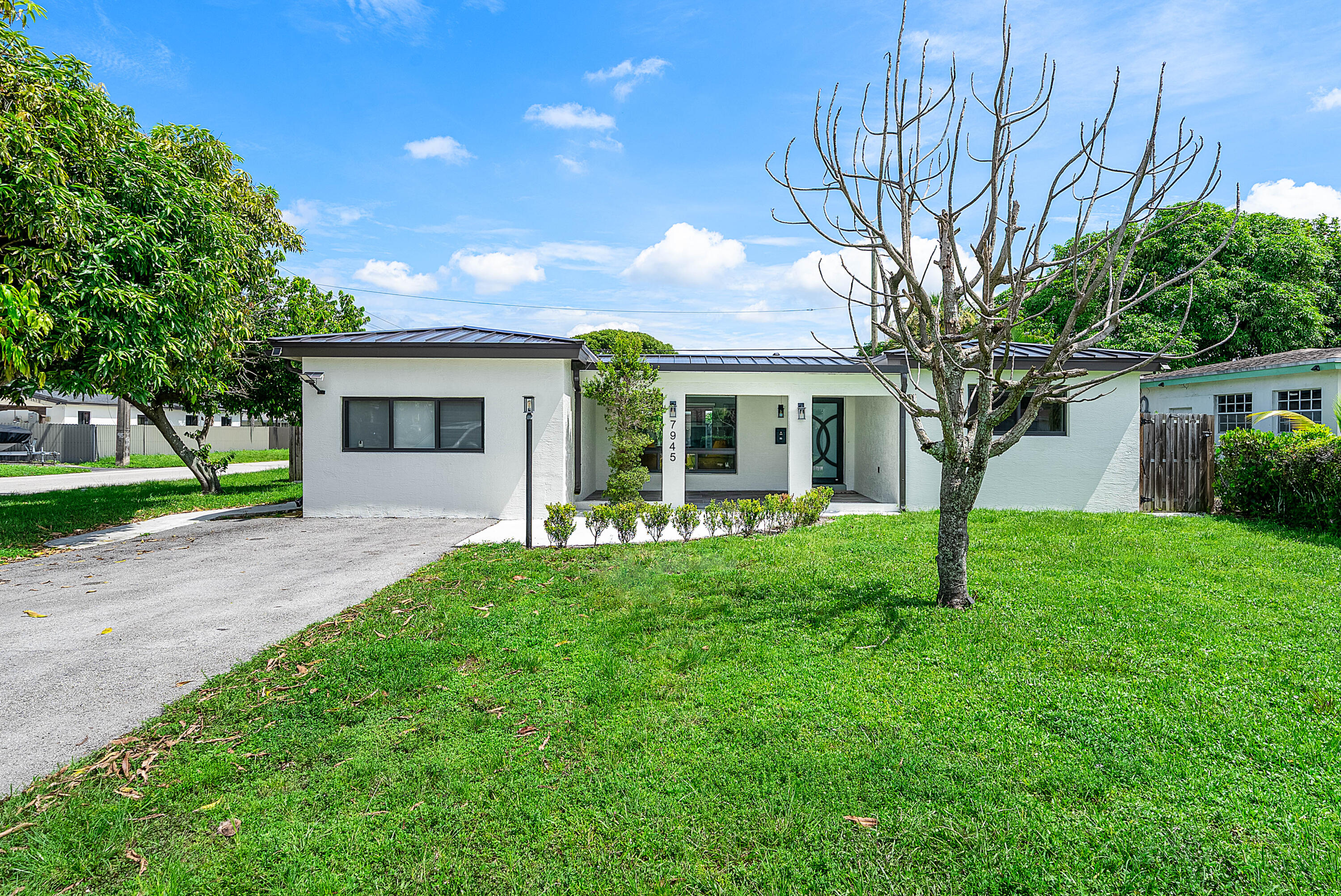 7945 Kismet Street Property Photo 1