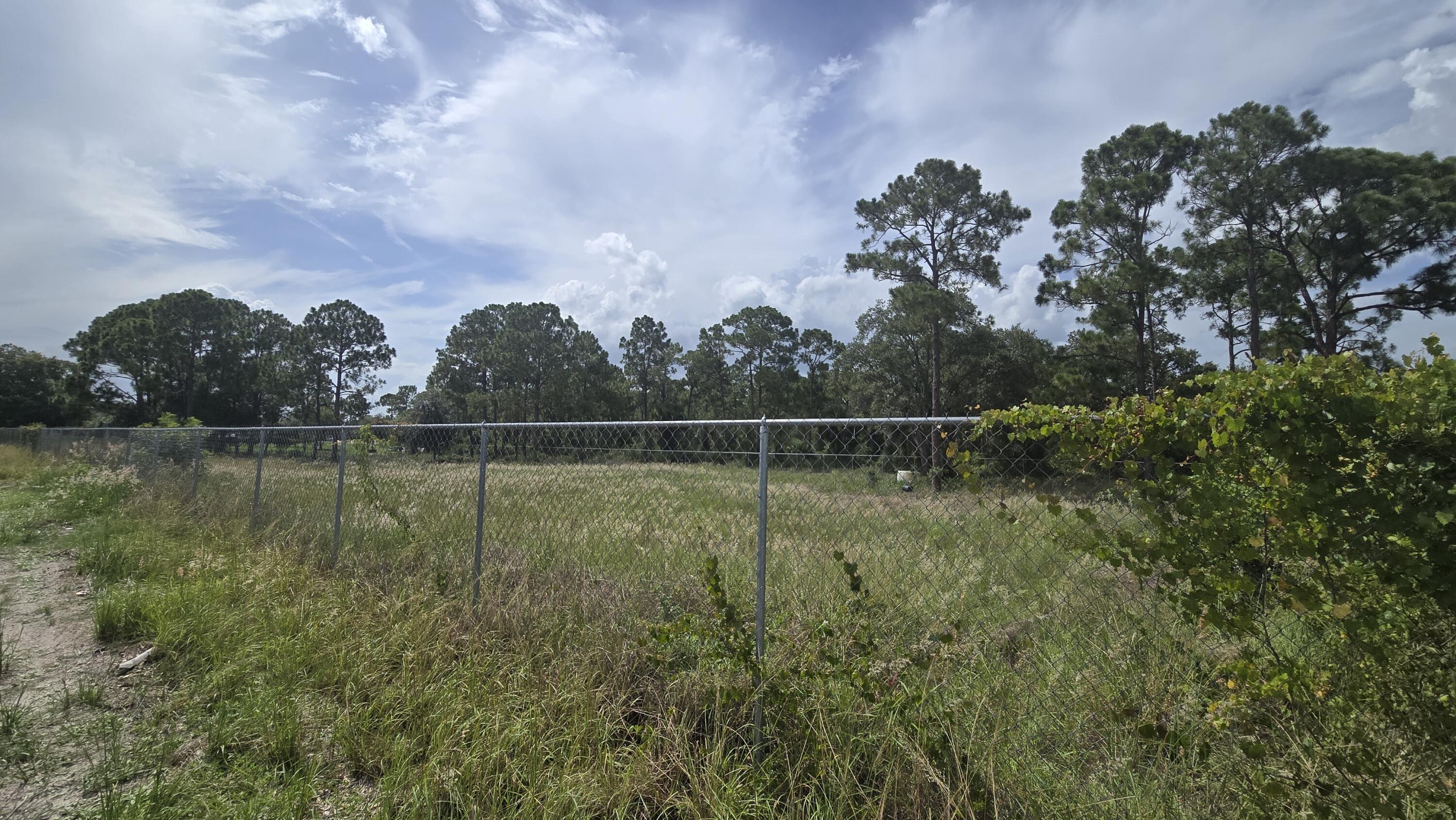 210 N Verda Street Property Photo 4