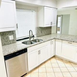 251 Las Palmas Street Property Photo 5