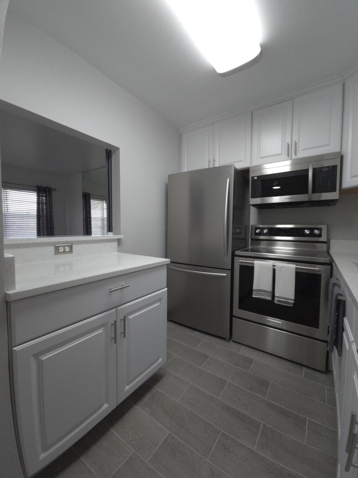 208 Kent M Property Photo 3