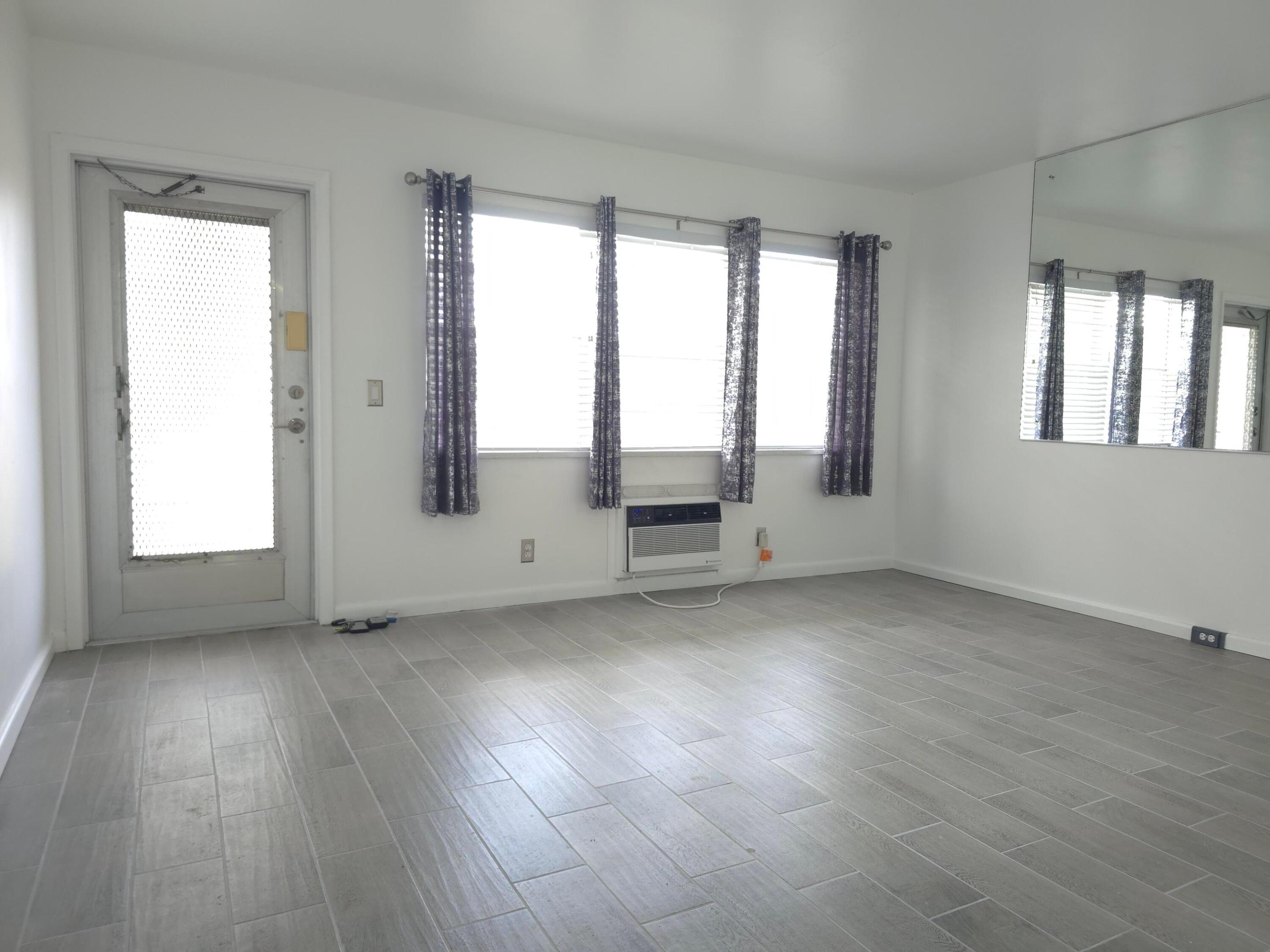 208 Kent M Property Photo 5