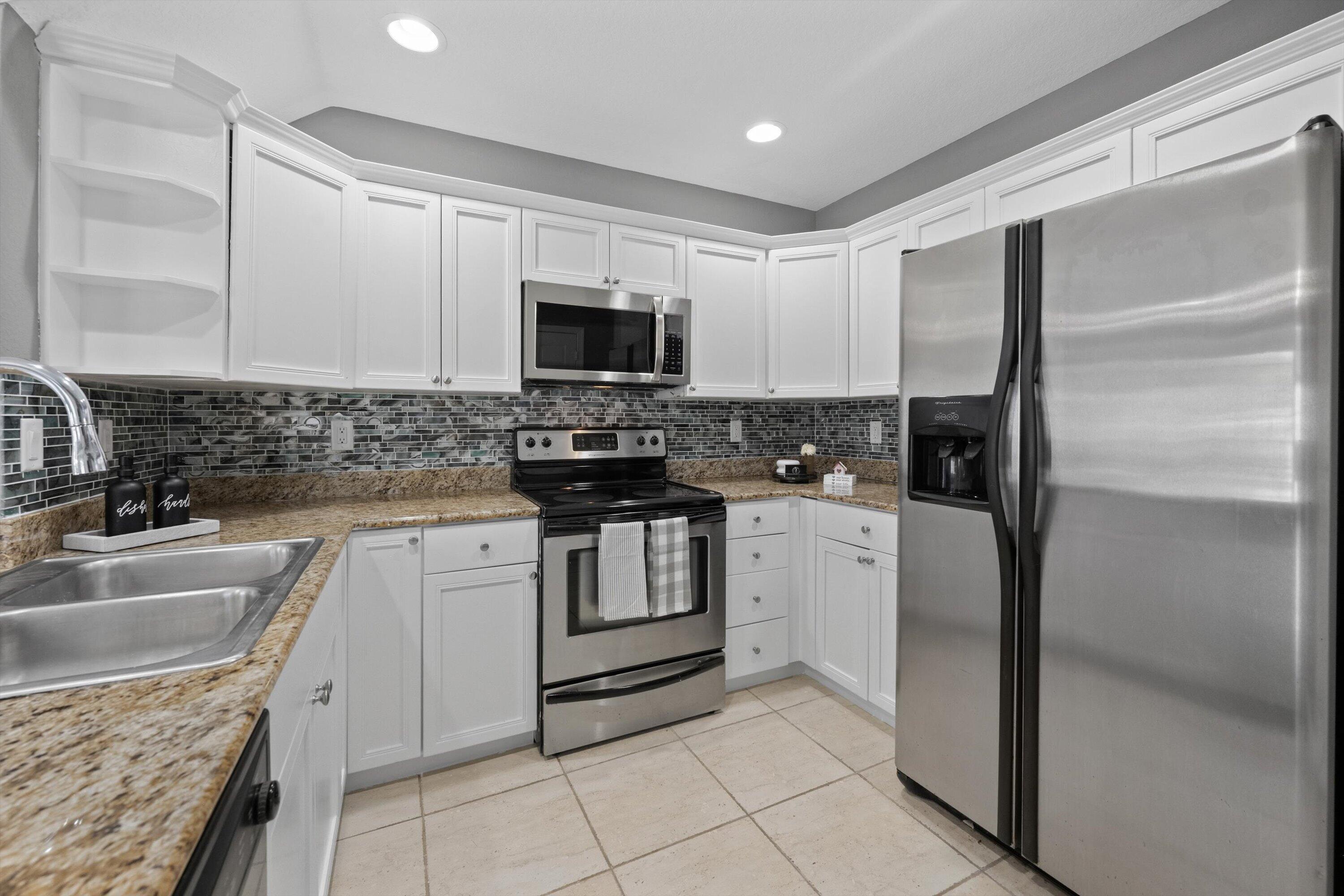 902 S Federal Highway 8 Property Photo 5