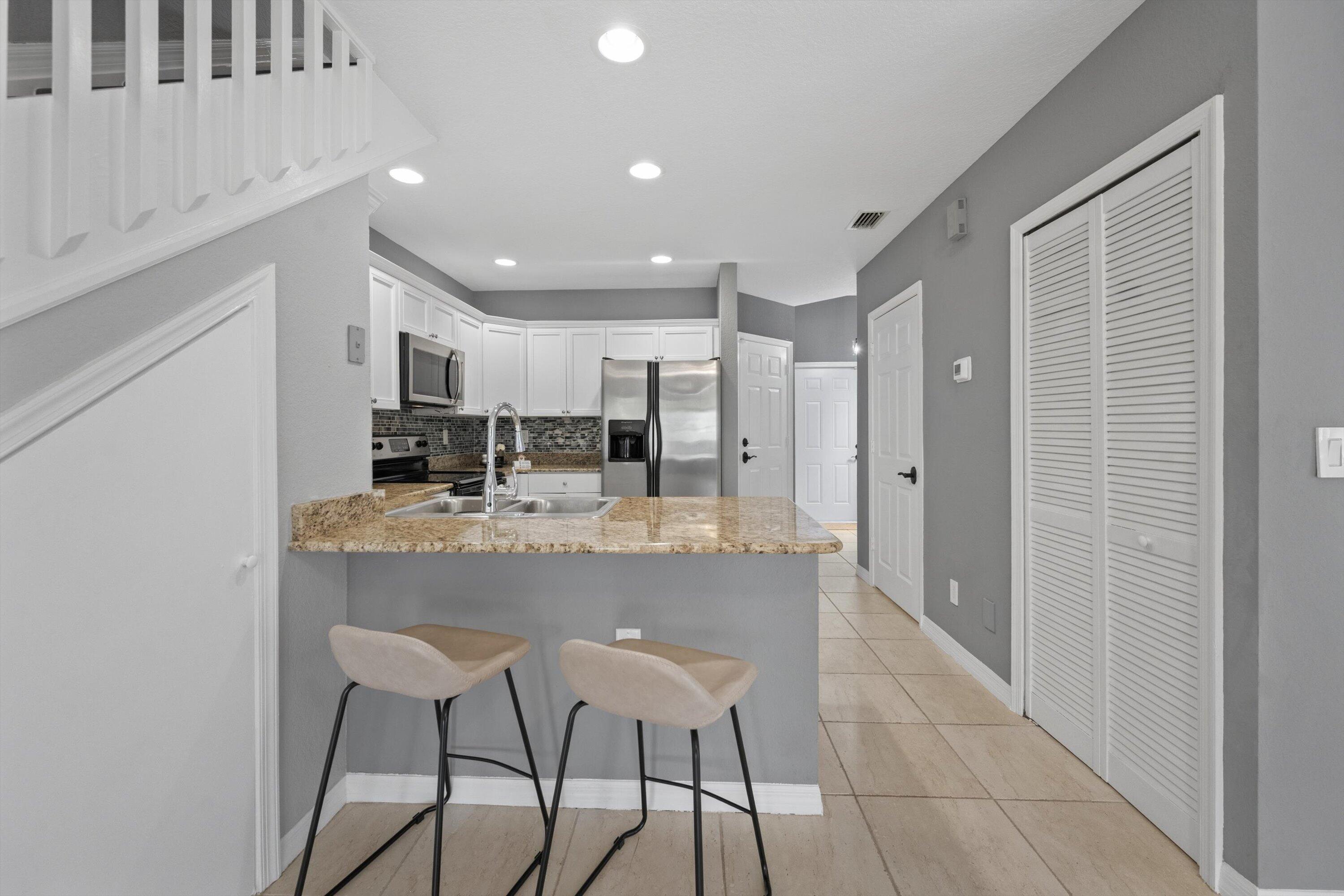 902 S Federal Highway 8 Property Photo 6