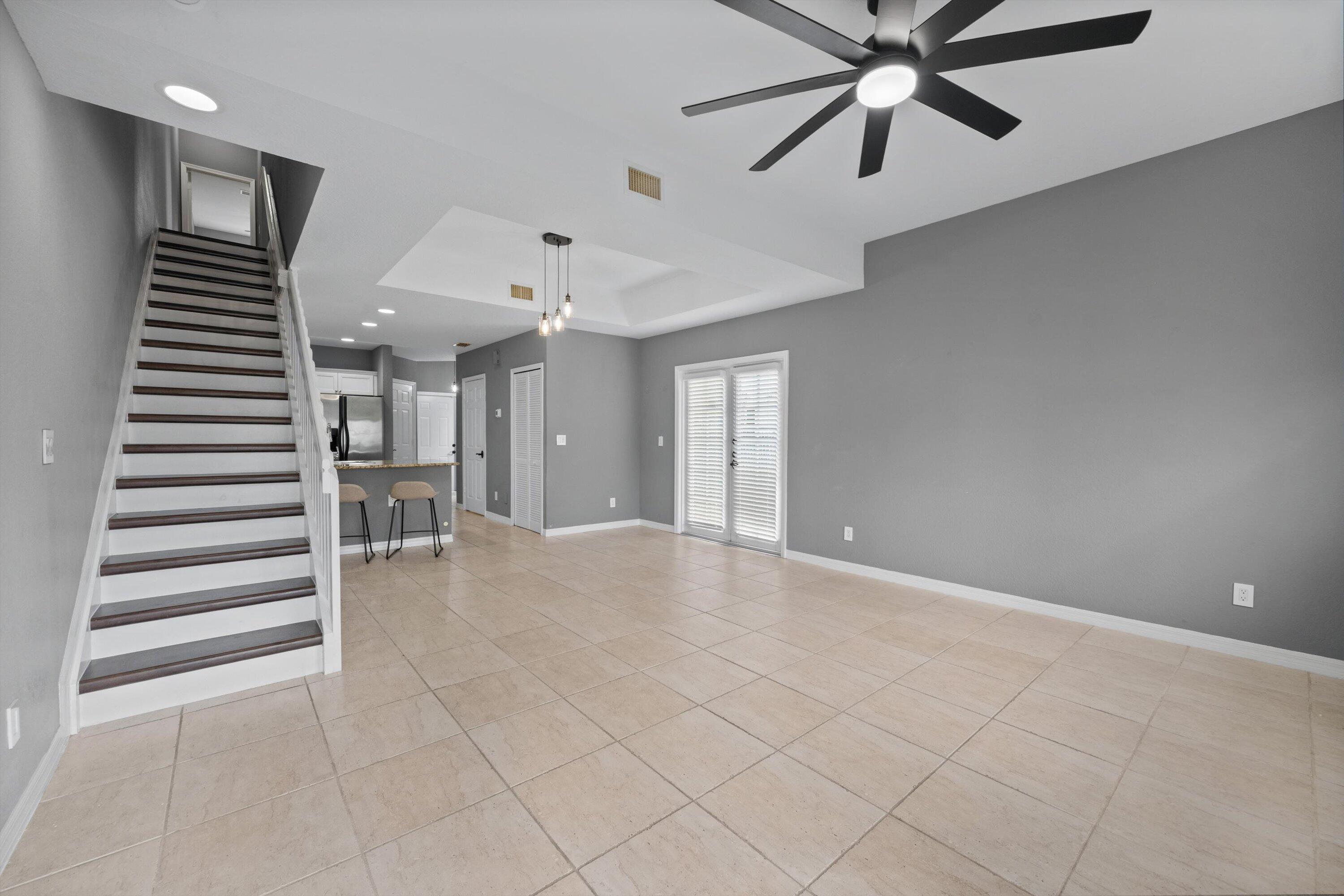 902 S Federal Highway 8 Property Photo 9