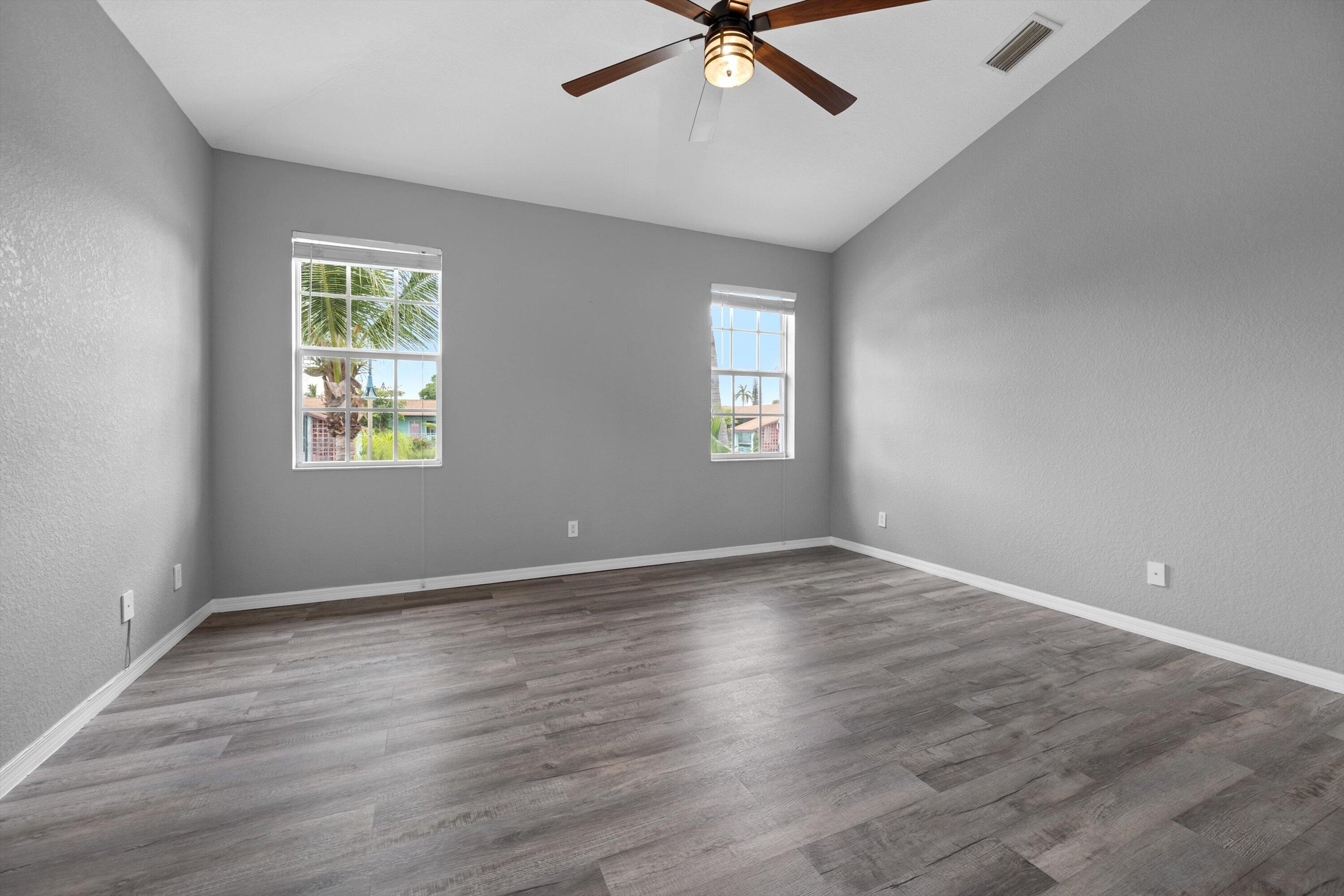 902 S Federal Highway 8 Property Photo 12