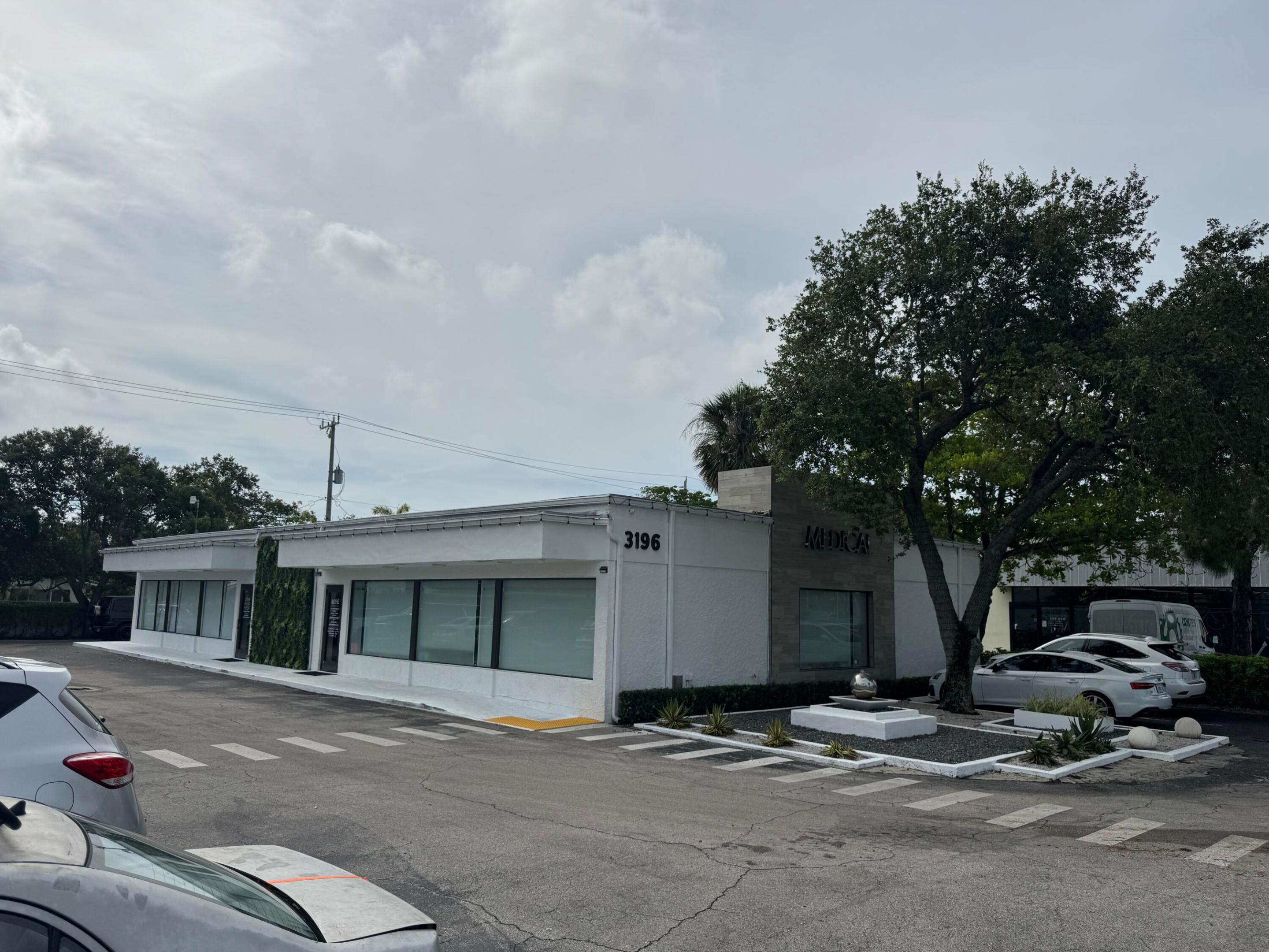 3196 N Federal Highway Property Photo 1