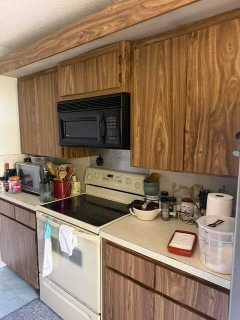 319 3rd Way Property Photo 3