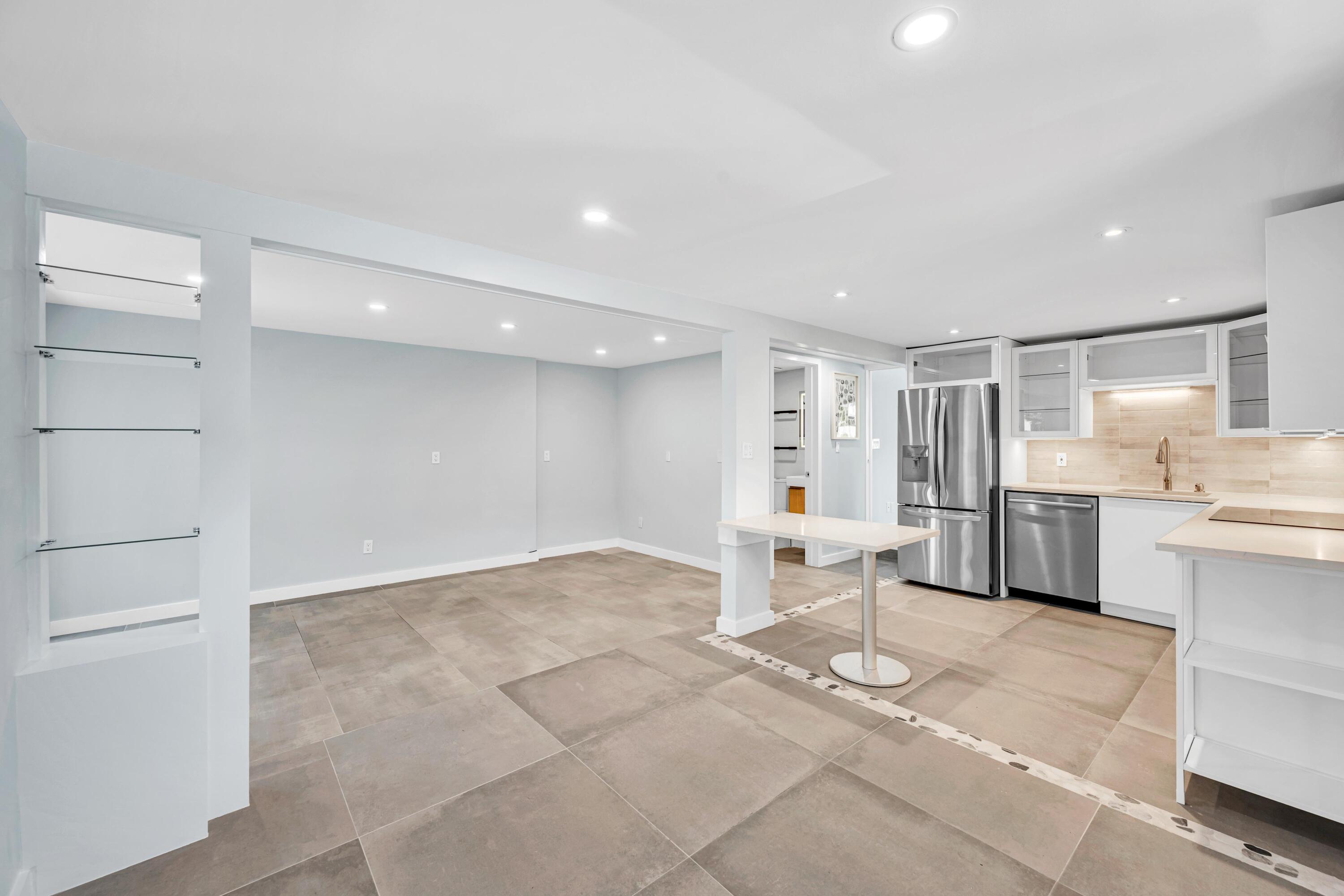 828 Ne 17th Way 3 Property Photo 13