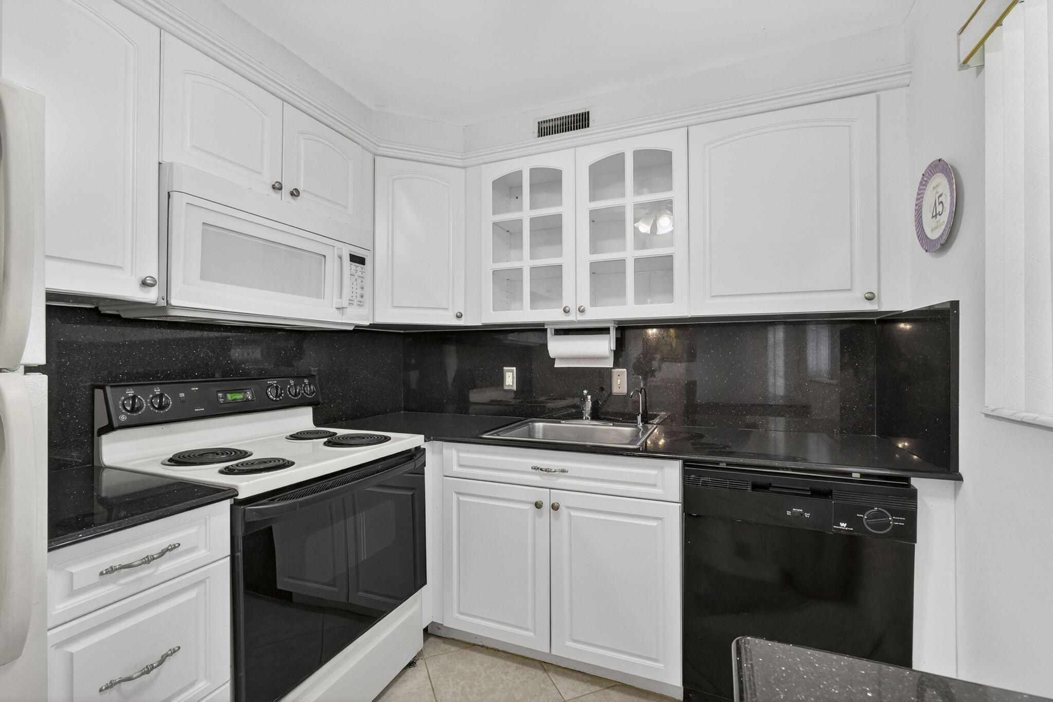 100 SHEFFIELD E Property Photo 1