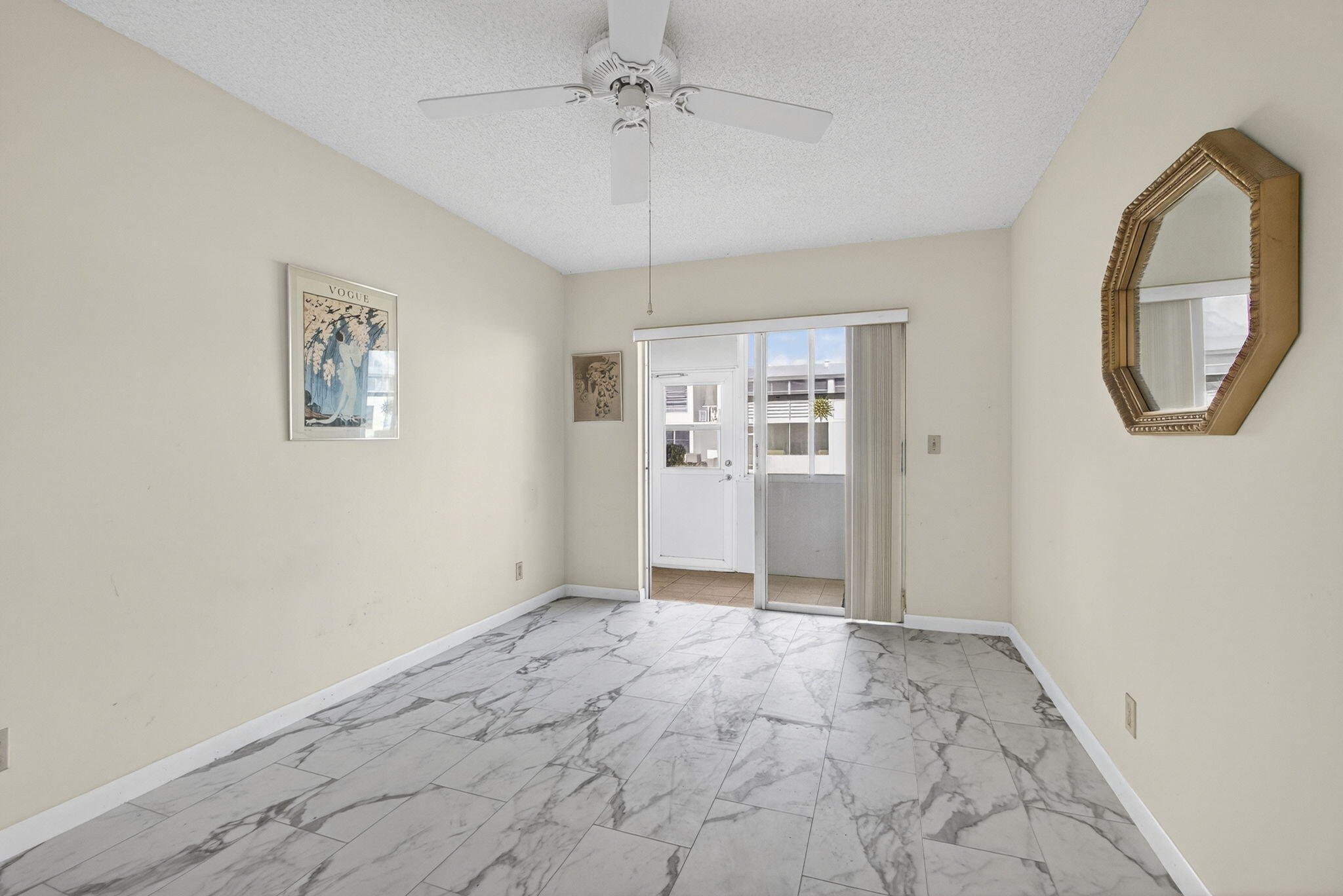 100 Sheffield E Property Photo 12