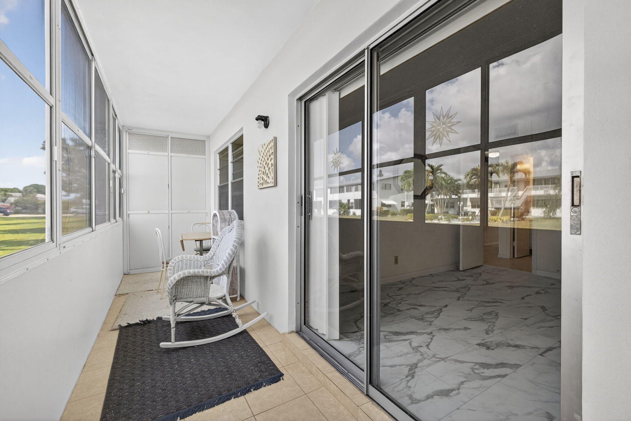 100 Sheffield E Property Photo 15