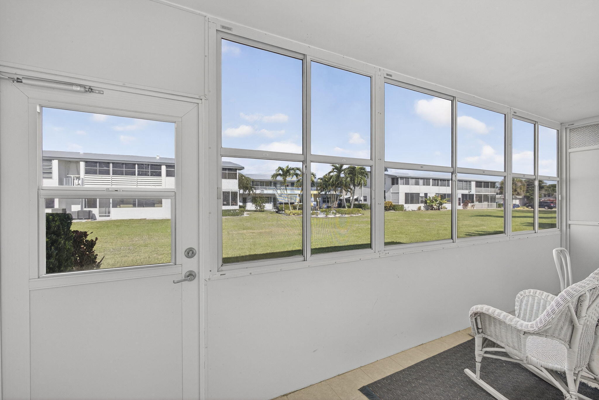 100 Sheffield E Property Photo 16